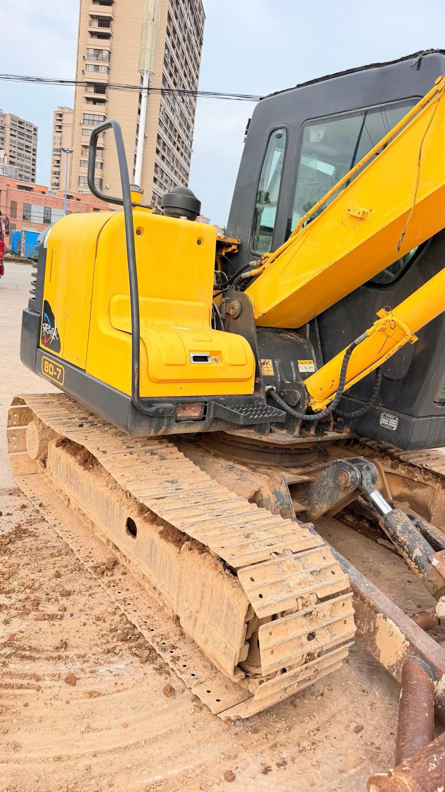 Compre Excavadora Hyundai R80-7 Usada / 4