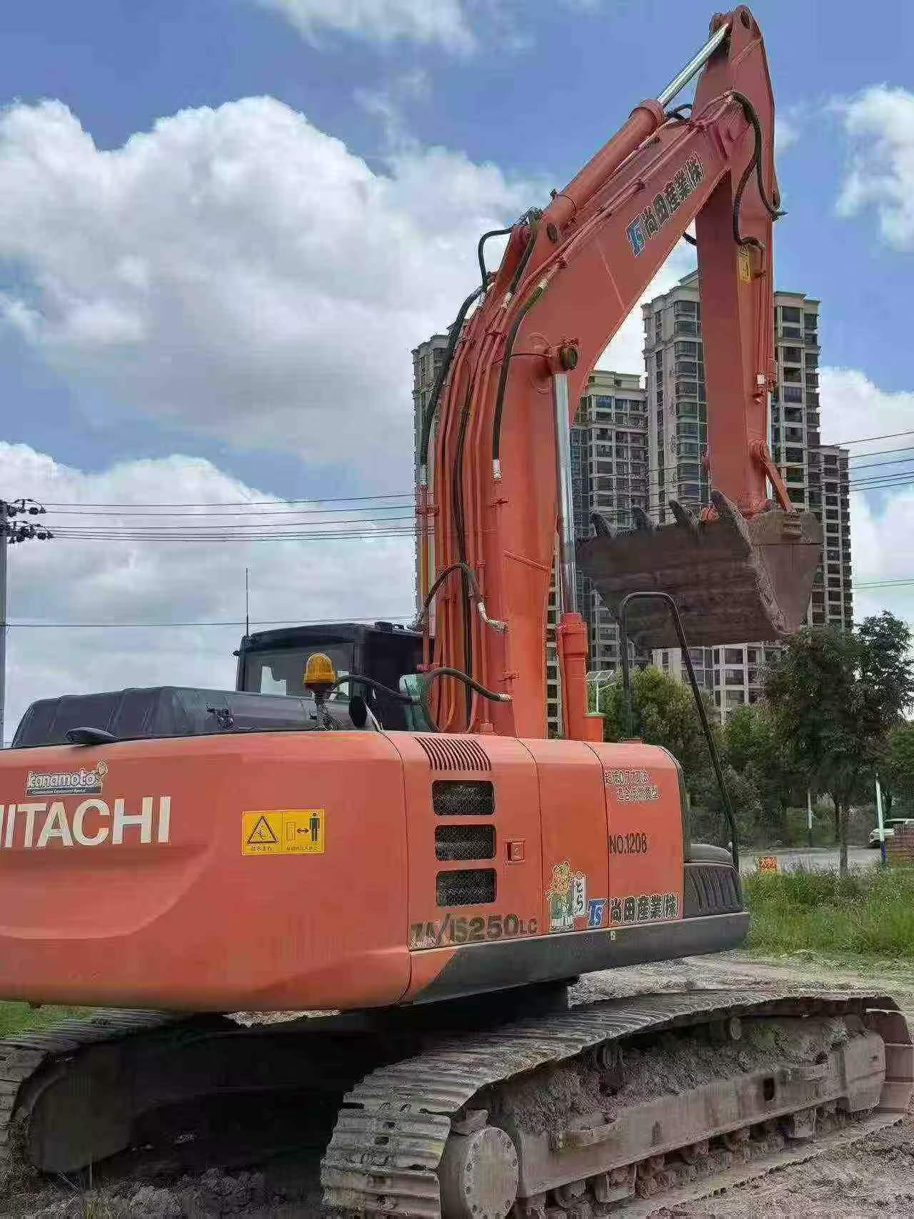 Buy Hitachi EX250-5 Used Excavator / 3