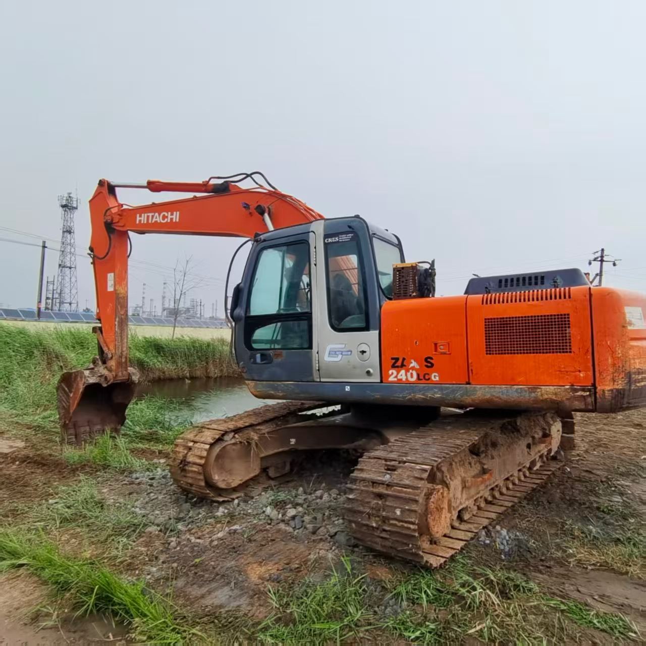 Buy Hitachi EX210LC Used Excavator / 3