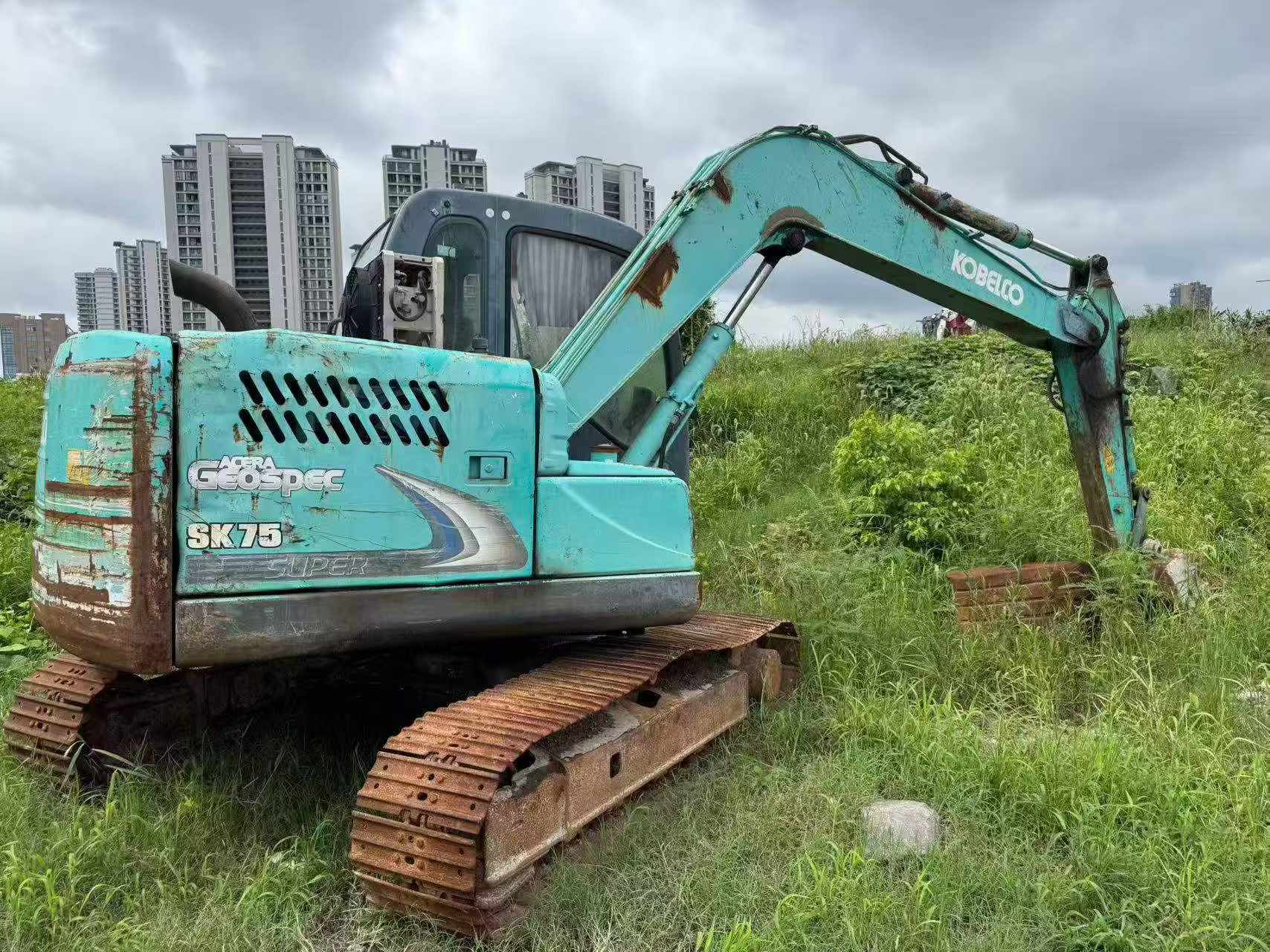Compre Escavadeira Kobelco SK75-8 Usada / 3