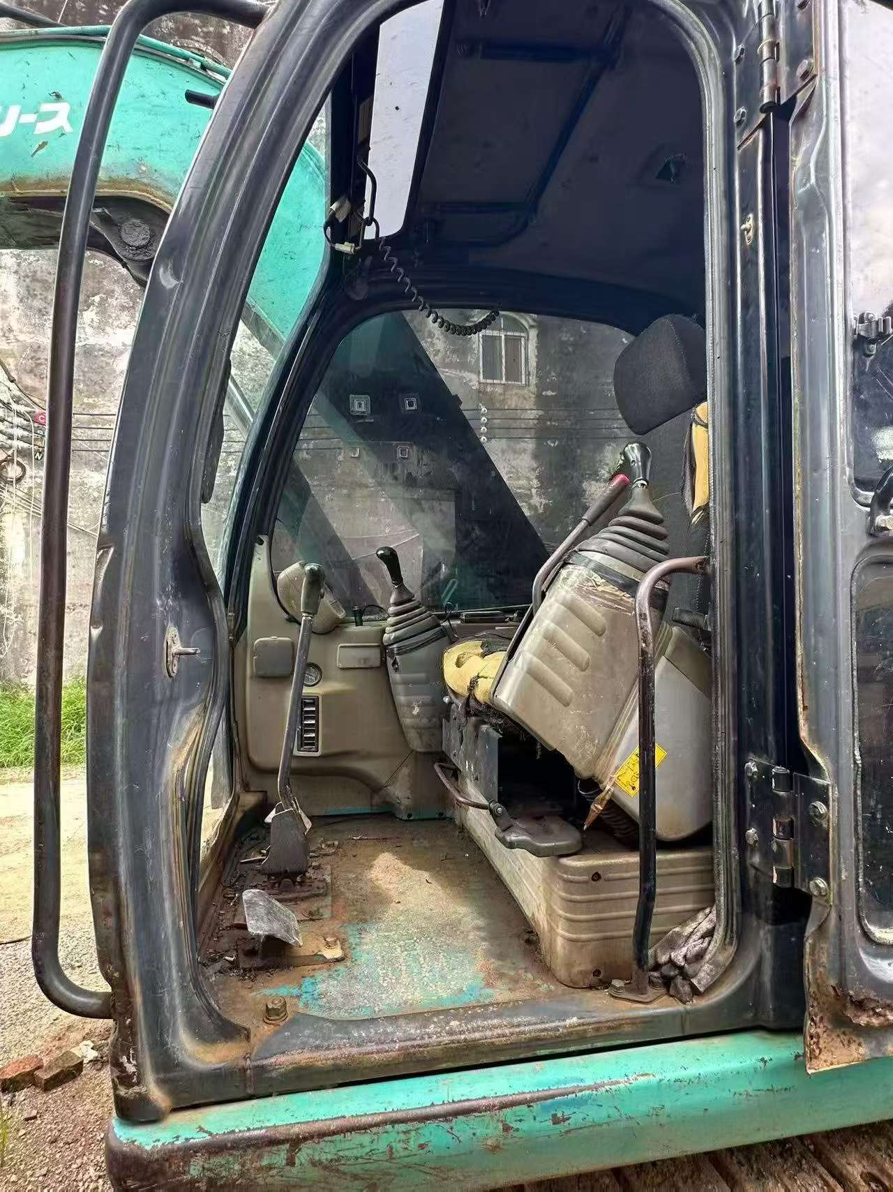 Compre Escavadeira Kobelco SK115SR Usada / 2