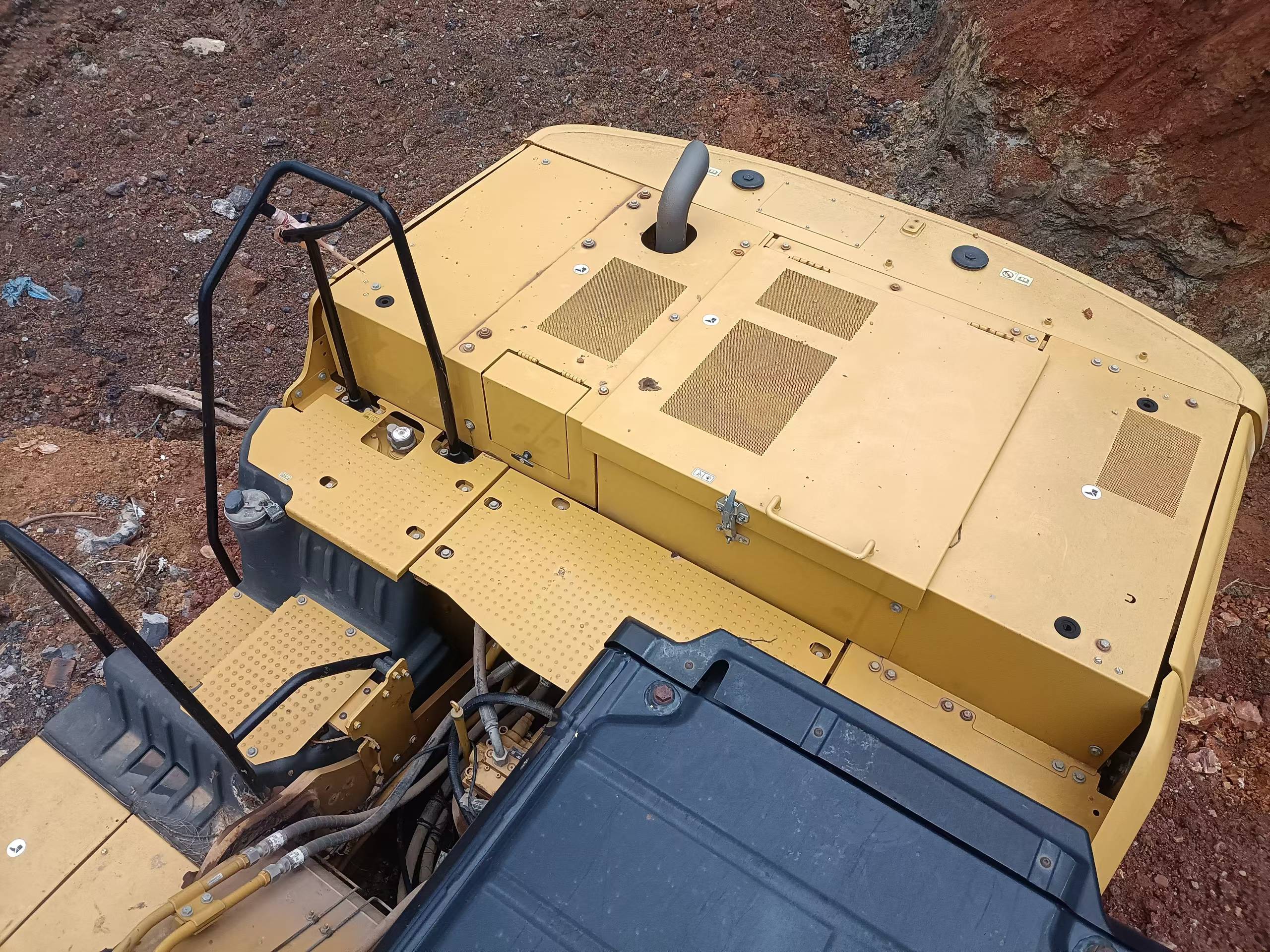 Buy Caterpillar 323 Used Excavator / 5 Buy Caterpillar 323 Used Excavator / 5