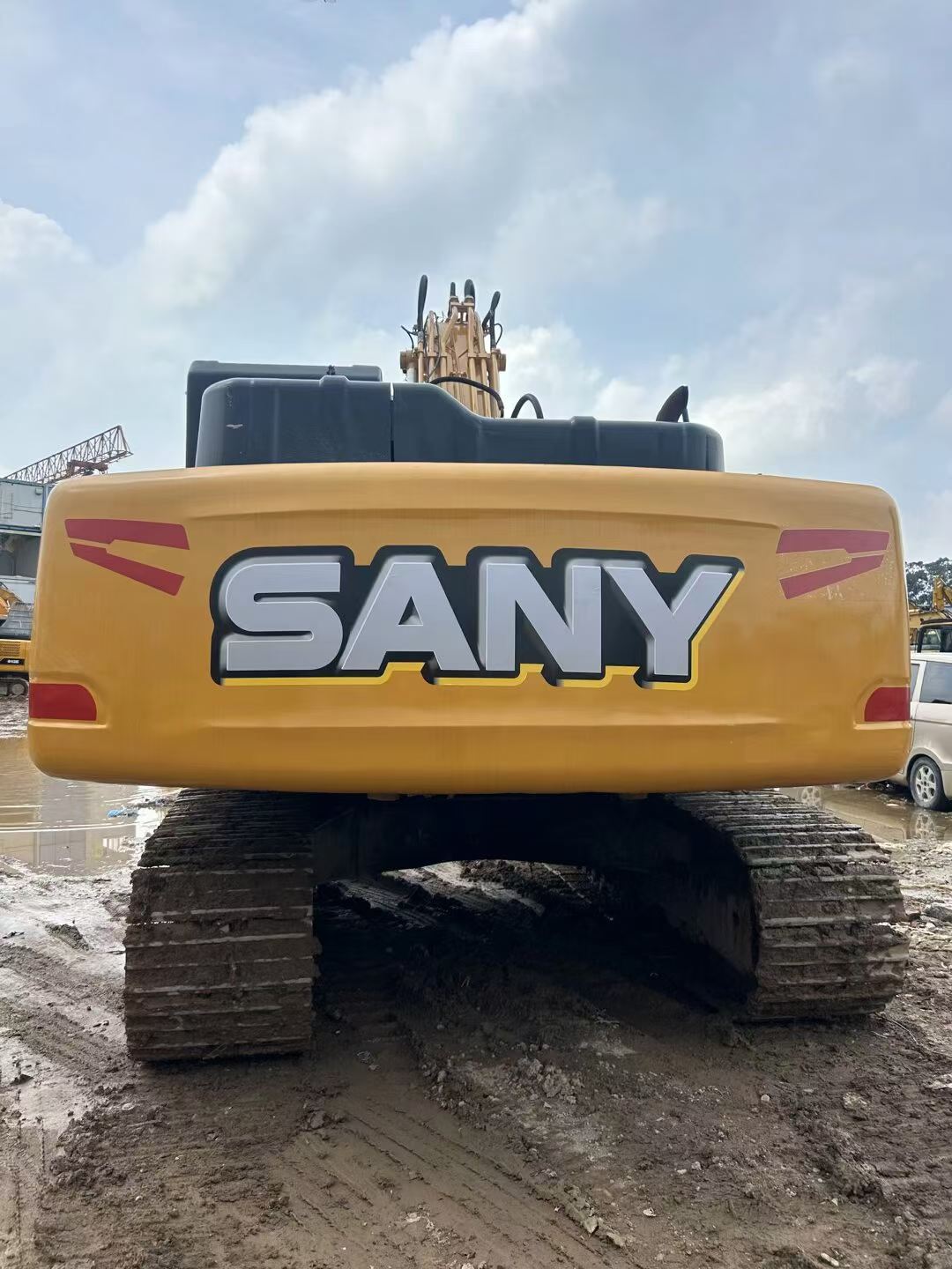 Купить Подержанный Экскаватор Sany SY205C-8 / 9 Купить Подержанный Экскаватор Sany SY205C-8 / 9