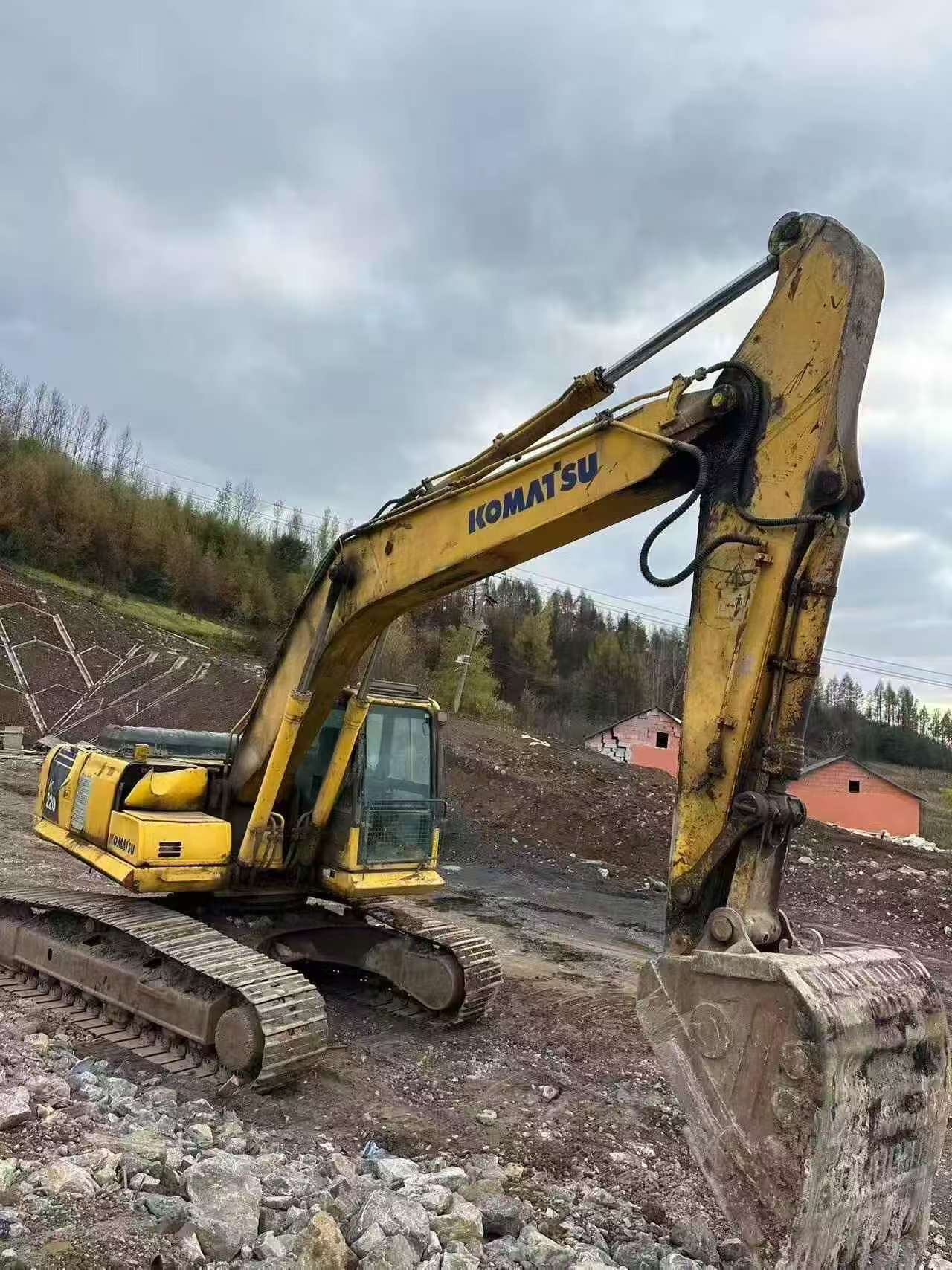 Buy Komatsu PC220-8 Used Excavator / 4 Buy Komatsu PC220-8 Used Excavator / 4