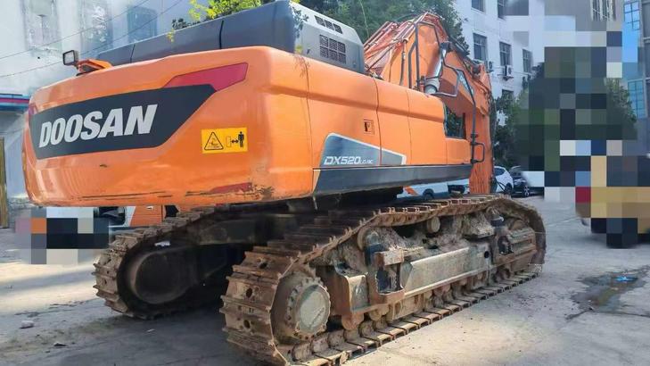 Buy Doosan DX520LC Used Excavator / 1