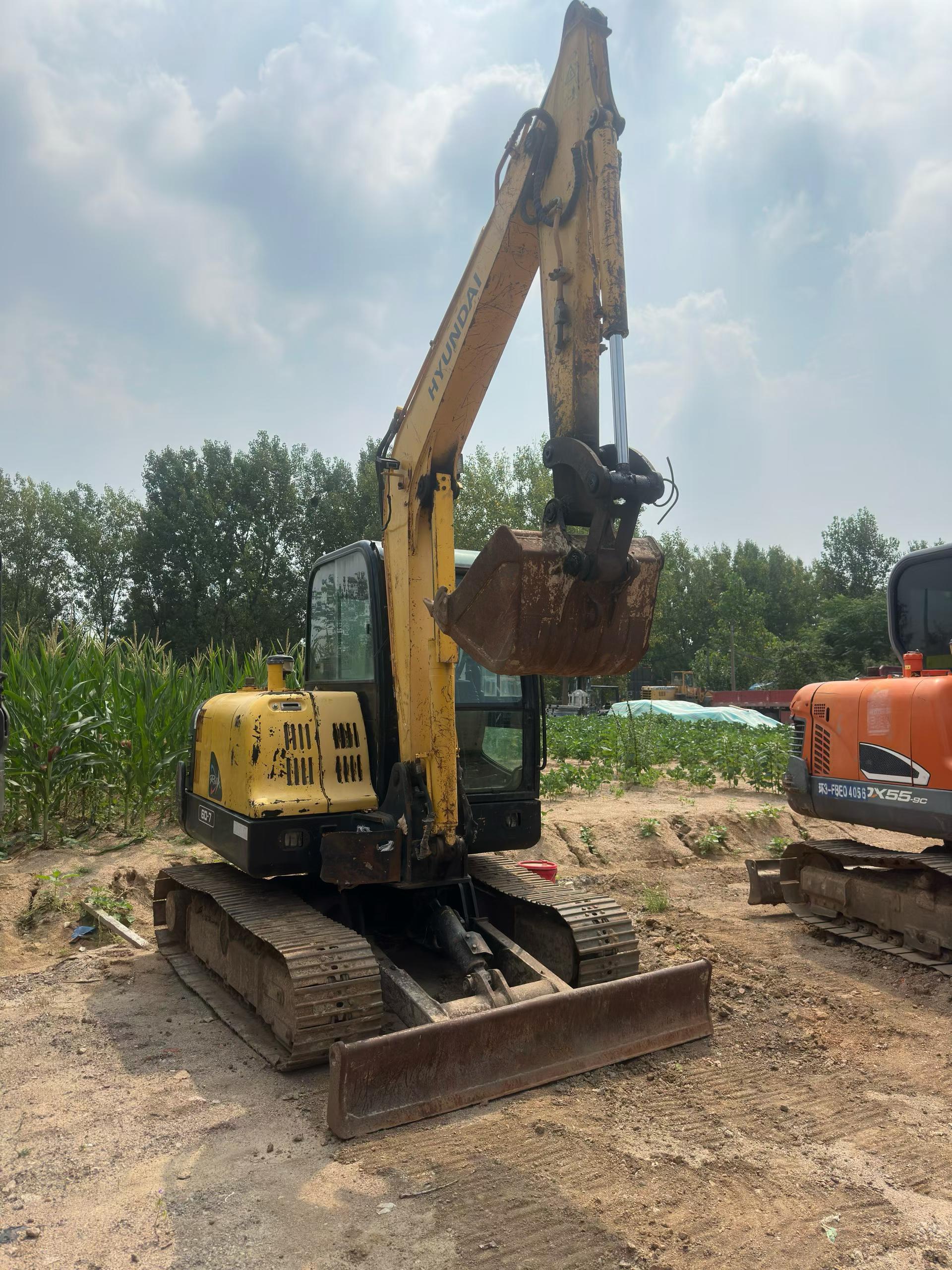 Buy Hyundai HX60 Used Excavator / 2 Buy Hyundai HX60 Used Excavator / 2