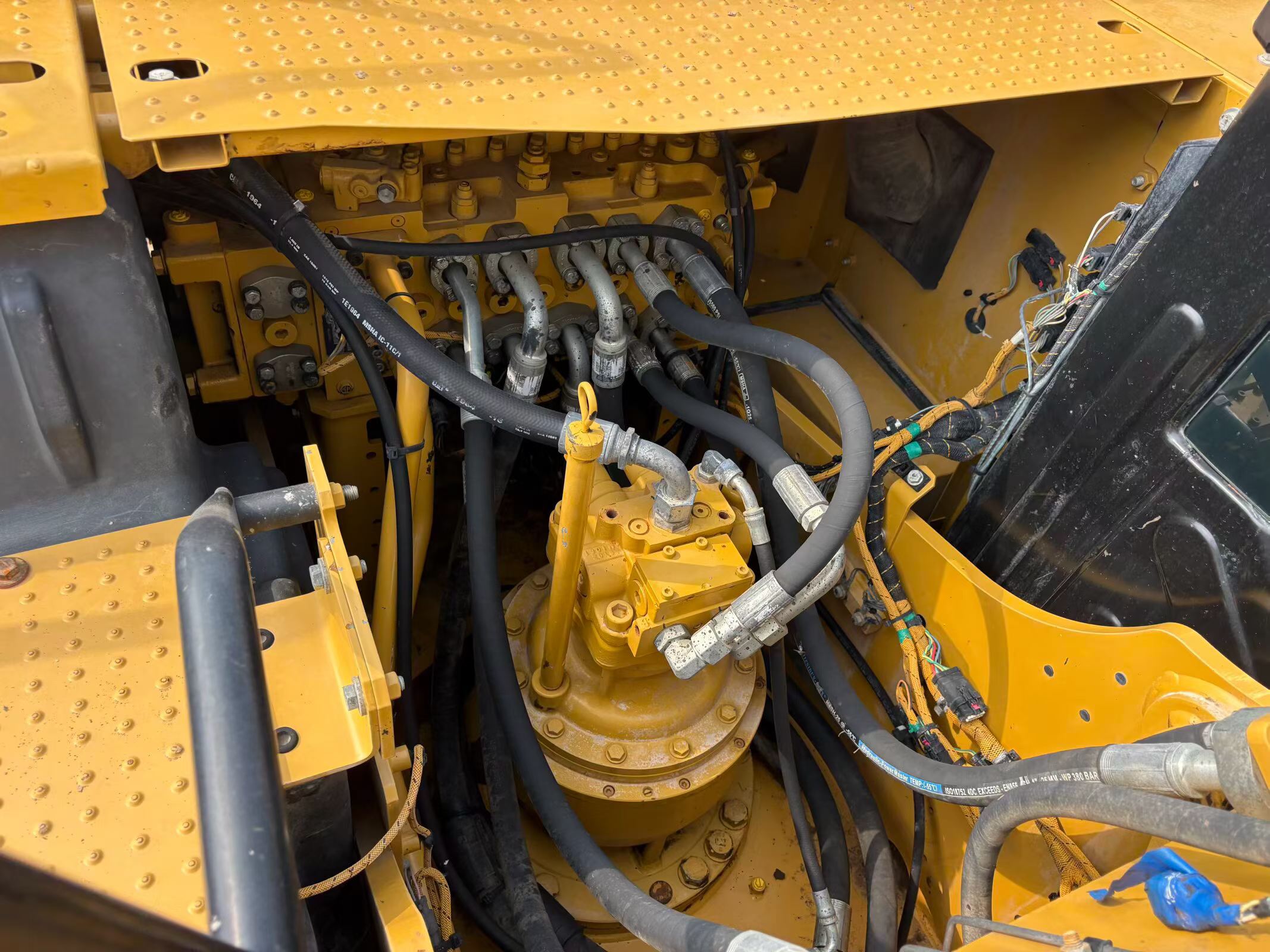 Buy Caterpillar 320A Used Excavator / 6 Buy Caterpillar 320A Used Excavator / 6
