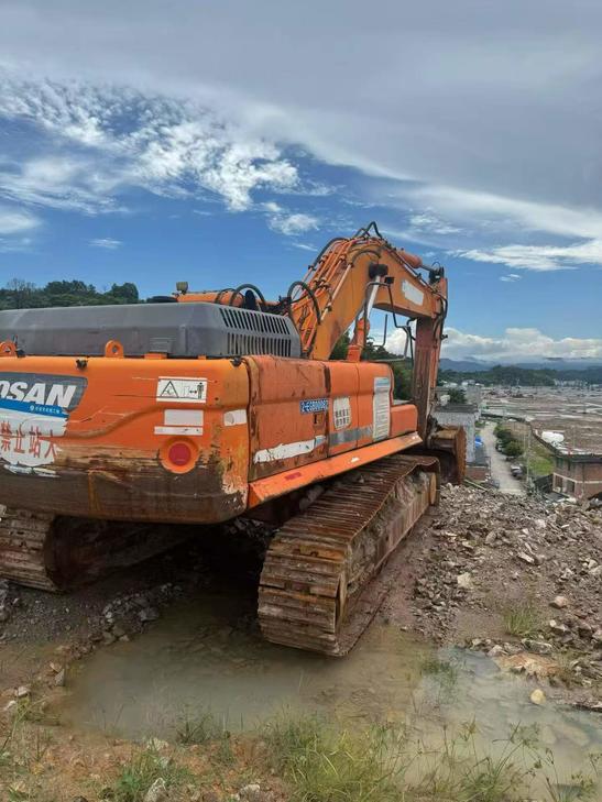 Buy Doosan DX380 Used Excavator / 1