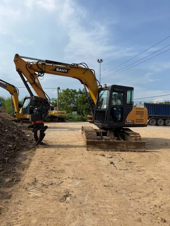 Buy Sany SY95C Used Excavator / 1