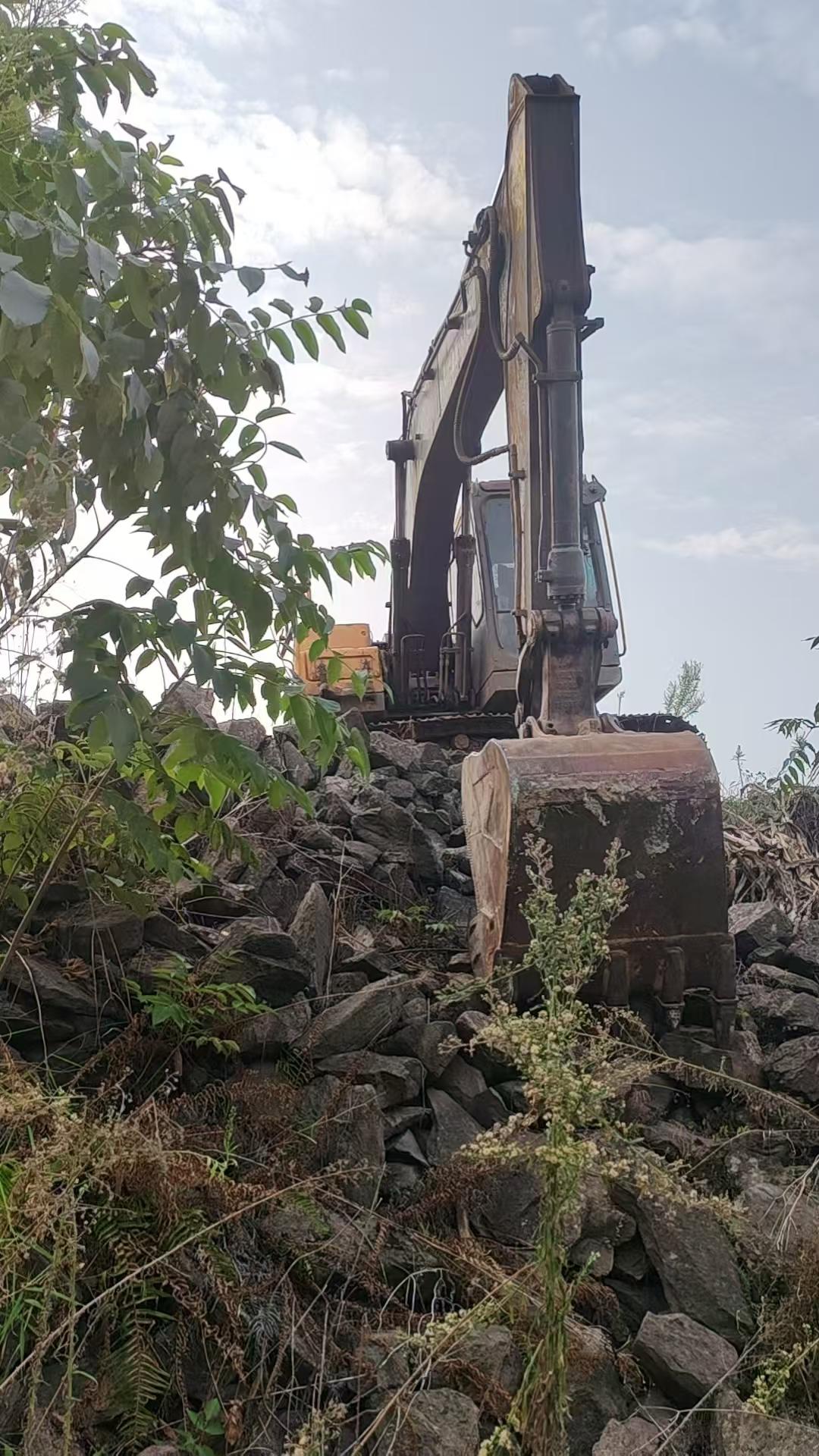 Buy Volvo L120E Used Excavator / 6 Buy Volvo L120E Used Excavator / 6