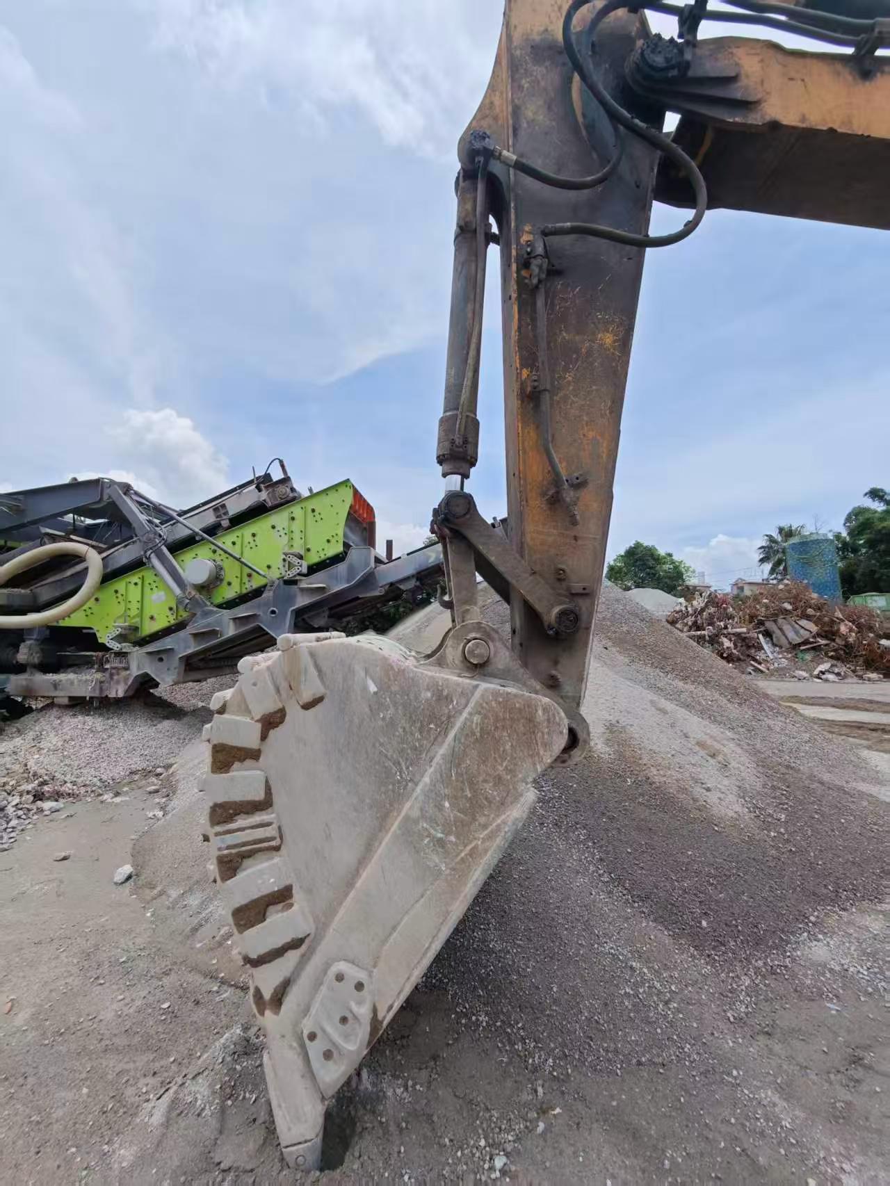 Compre Excavadora XCMG XE245D Usada / 3