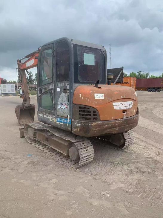 Buy Doosan DH60 Used Excavator / 1