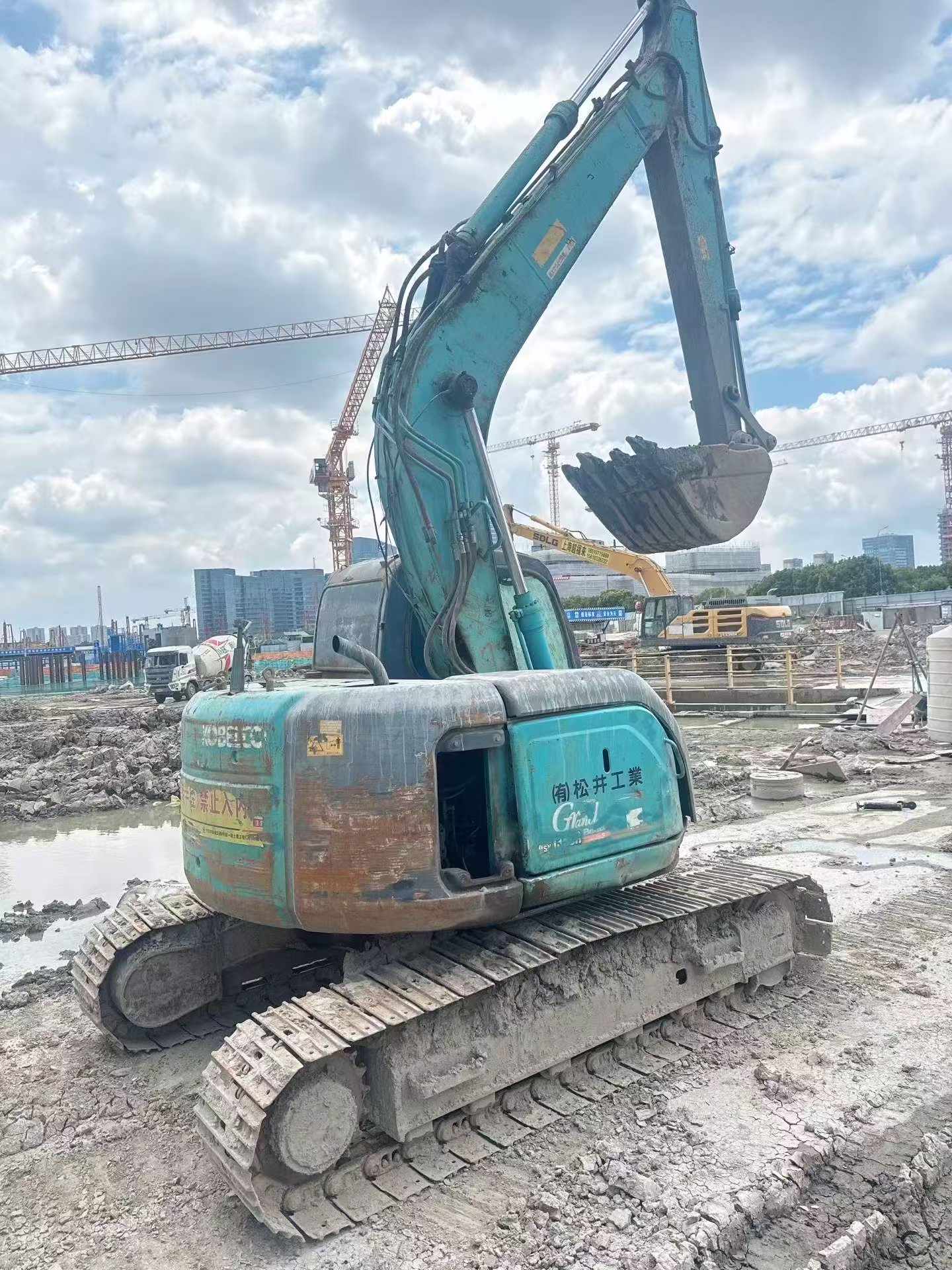 Buy Kobelco SK135 Used Excavator / 3