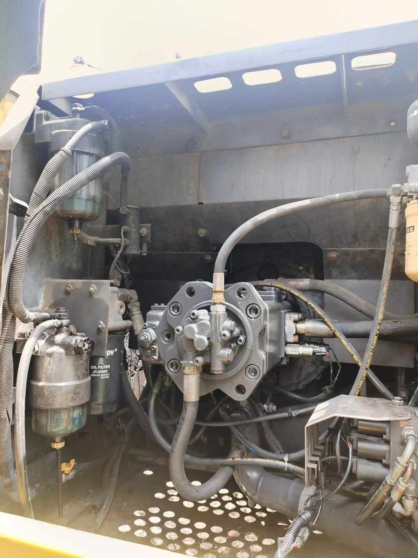 Buy Sumitomo SH200 Used Excavator / 2 Buy Sumitomo SH200 Used Excavator / 2
