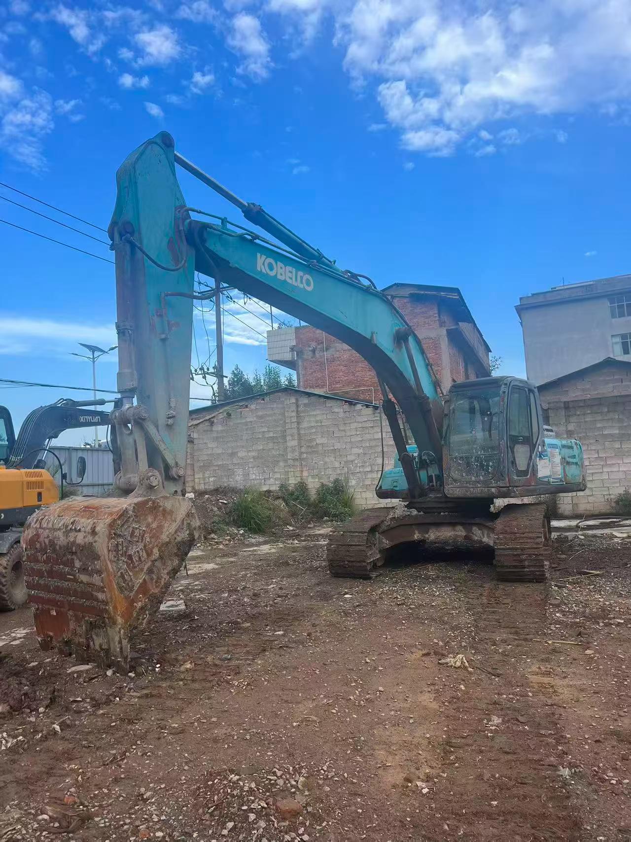 Buy Kobelco SK230-6 Used Excavator / 2 Buy Kobelco SK230-6 Used Excavator / 2