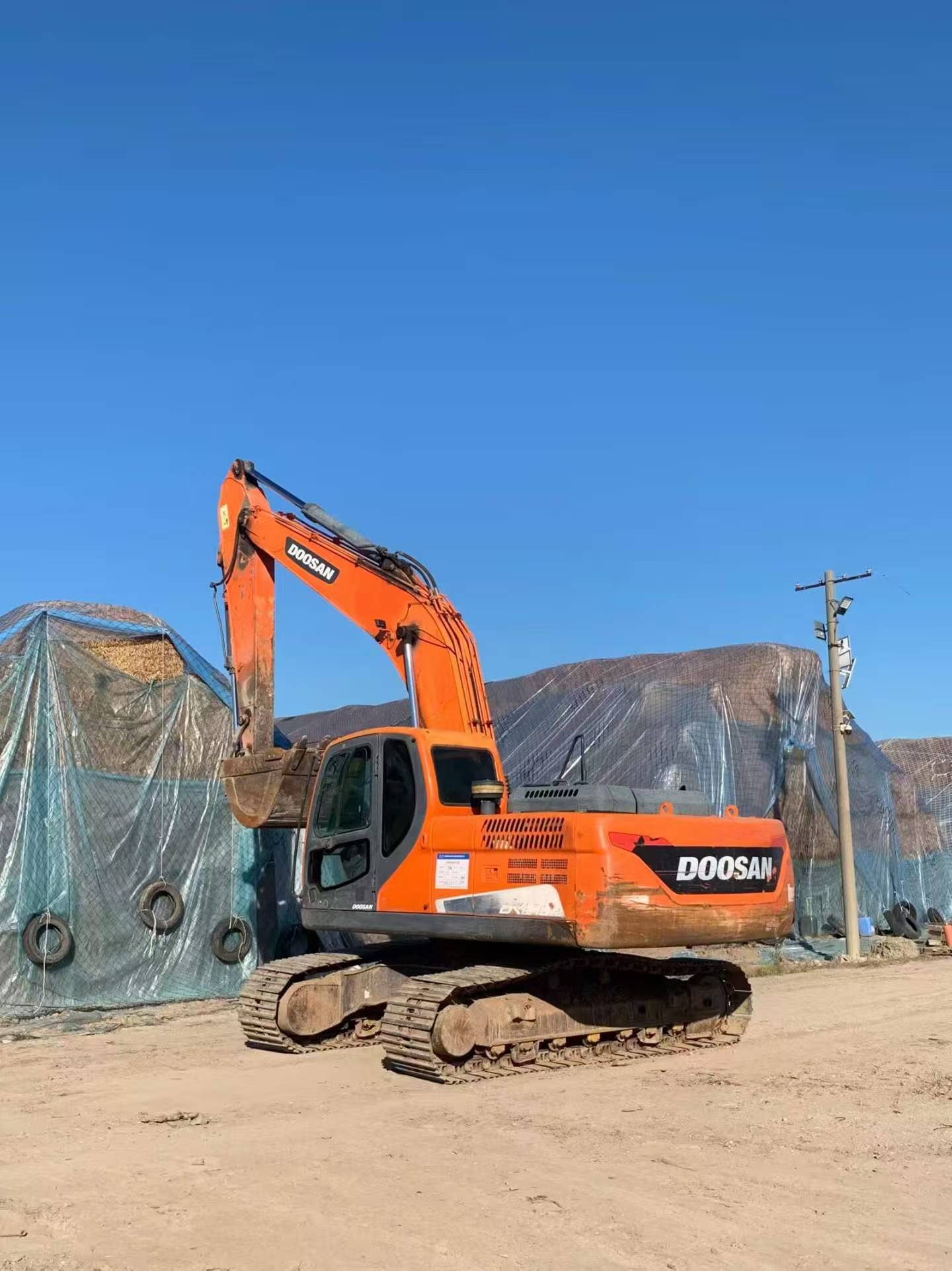 Buy Doosan DX215-9C Used Excavator / 1