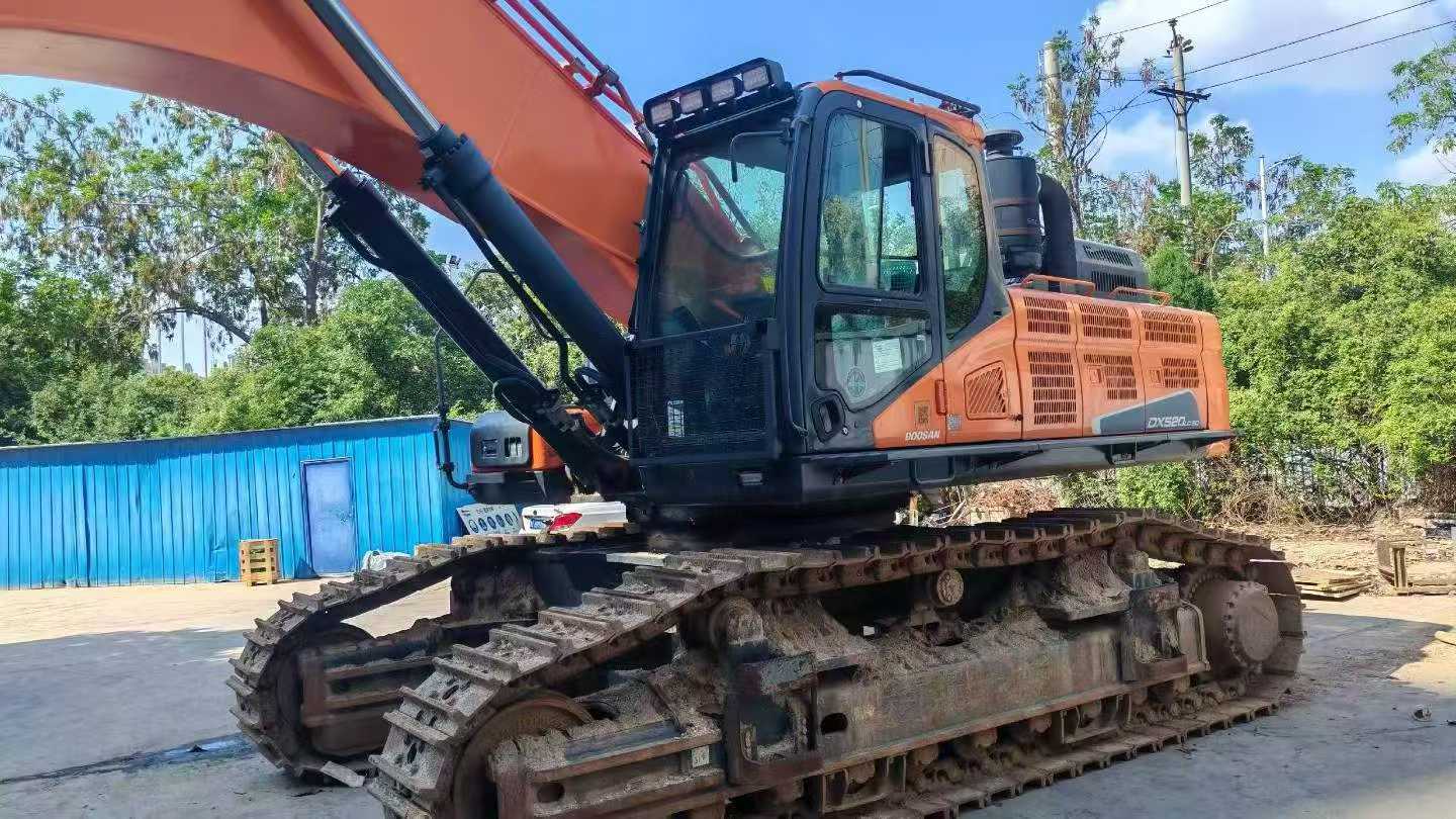 Buy Doosan DX520LC Used Excavator / 2 Buy Doosan DX520LC Used Excavator / 2