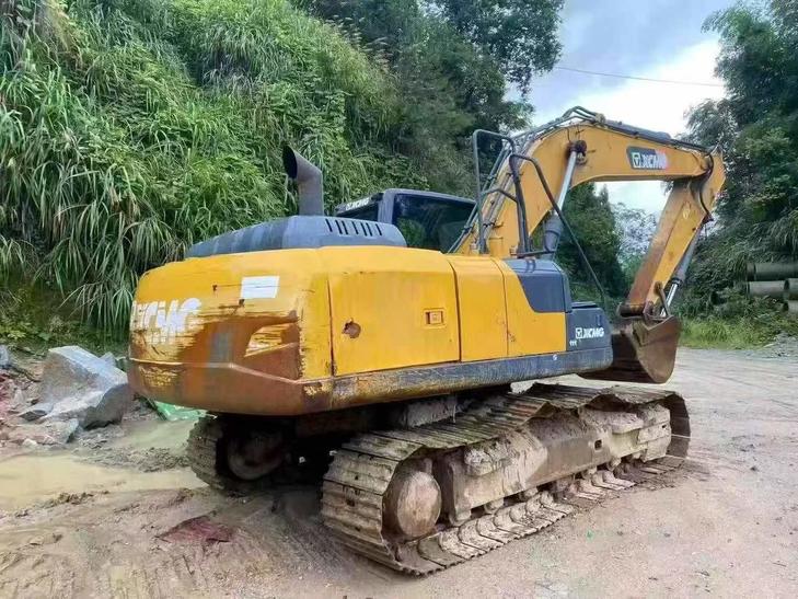Buy XCMG XE205DA Used Excavator / 1