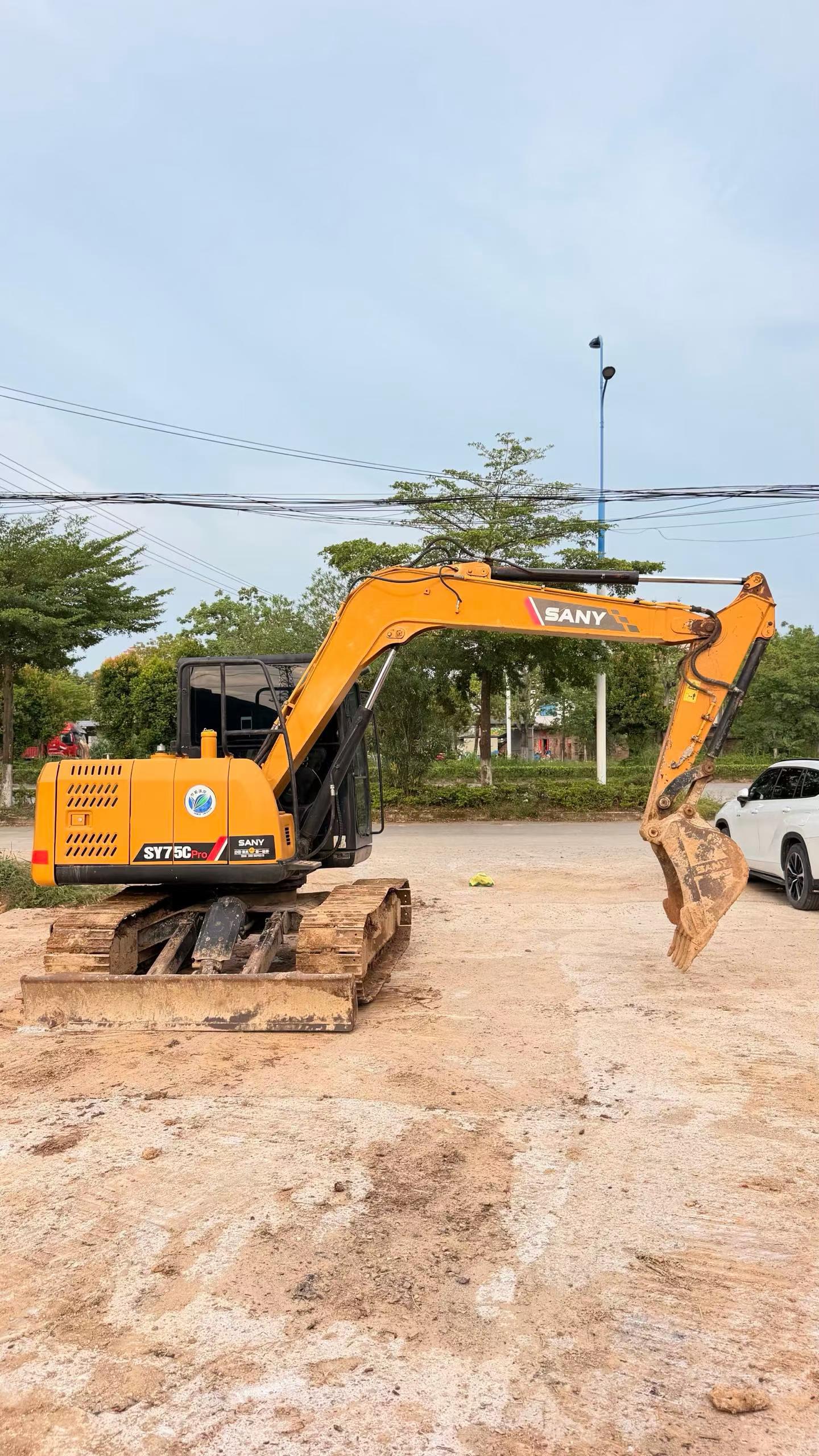 Buy Sany SY75C-8 Used Excavator / 2 Buy Sany SY75C-8 Used Excavator / 2