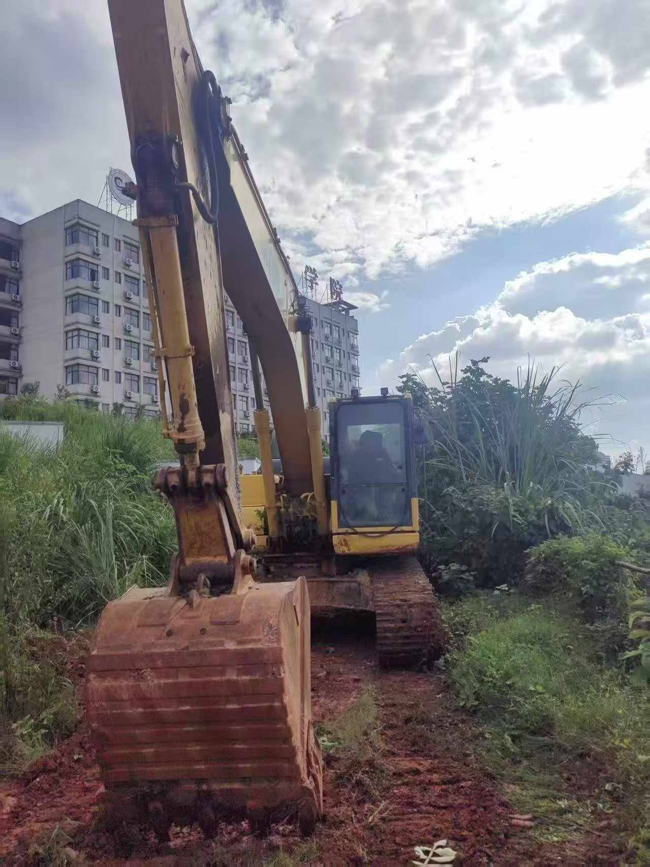 Buy Komatsu PC200-8 Used Excavator / 4