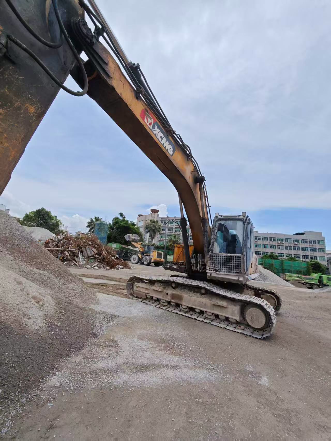 Compre Excavadora XCMG XE245D Usada / 5