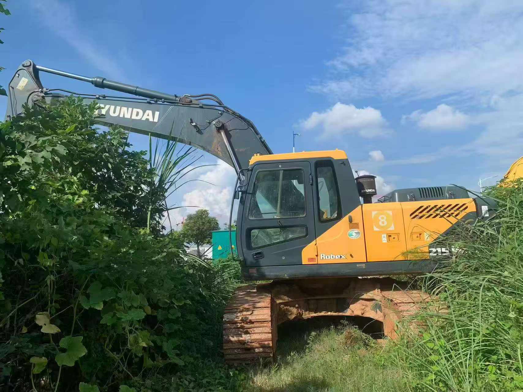 Buy Hyundai R215VS Used Excavator / 3 Buy Hyundai R215VS Used Excavator / 3