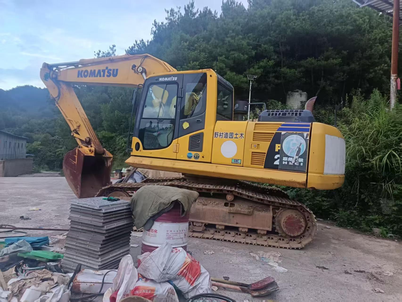 Comprar Komatsu PC200 Usado Escavadeira