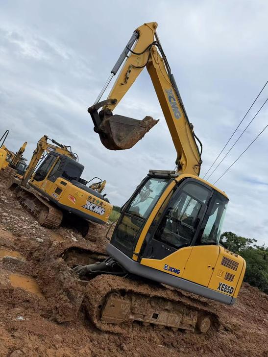 Buy XCMG XE85C Used Excavator / 1