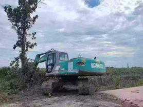 Buy Kobelco SK200-6E Used Excavator / 3 Buy Kobelco SK200-6E Used Excavator / 3