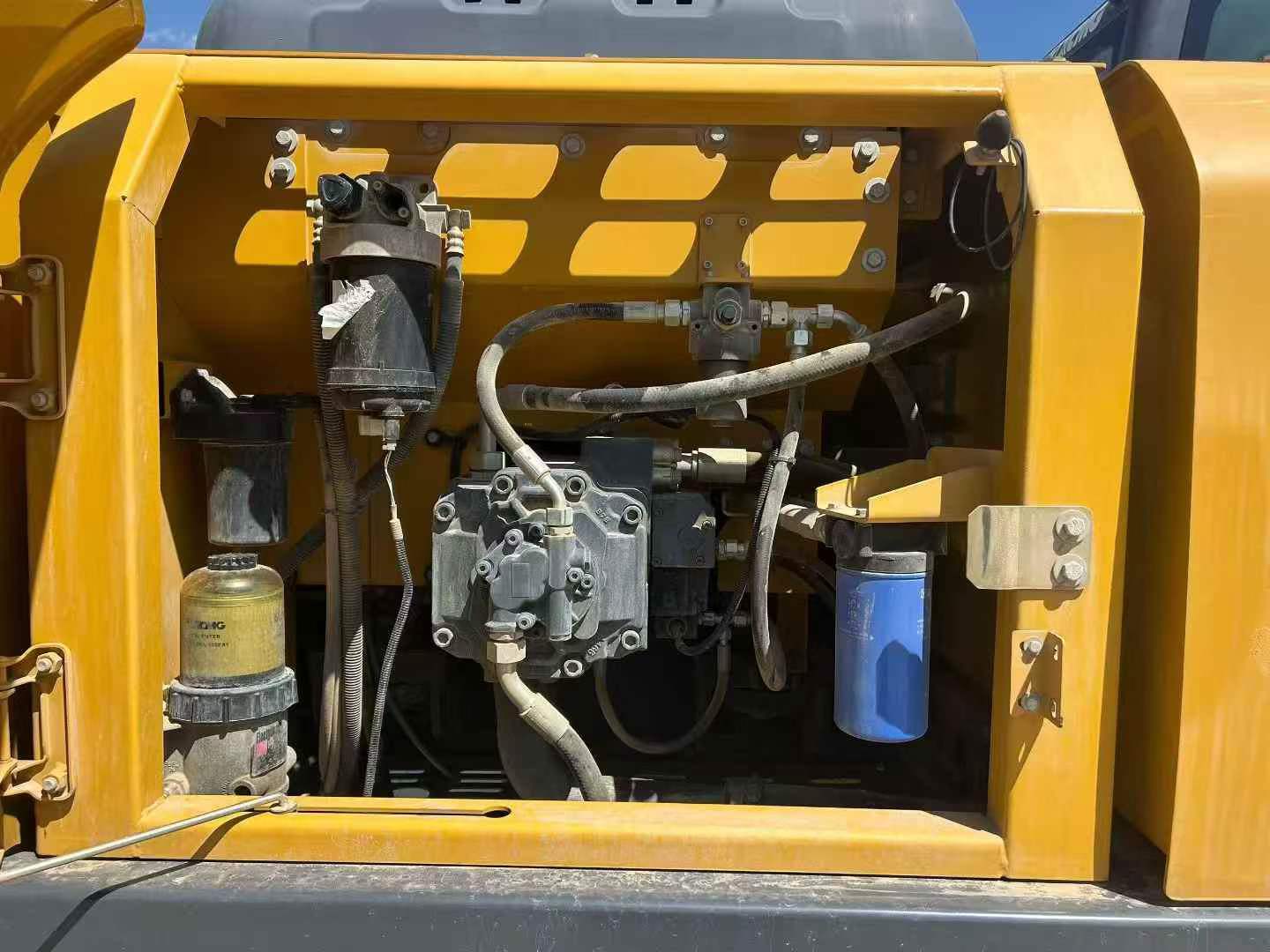Compre Excavadora XCMG XE200 Usada / 8