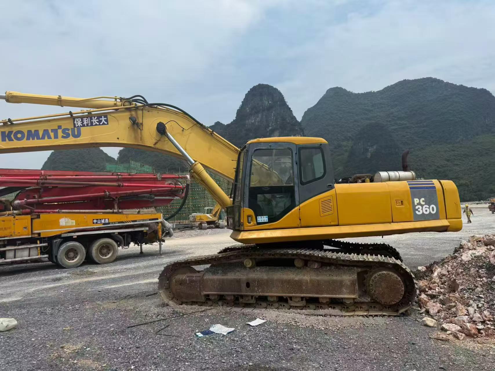 Buy Komatsu PC360-7 Used Excavator / 1