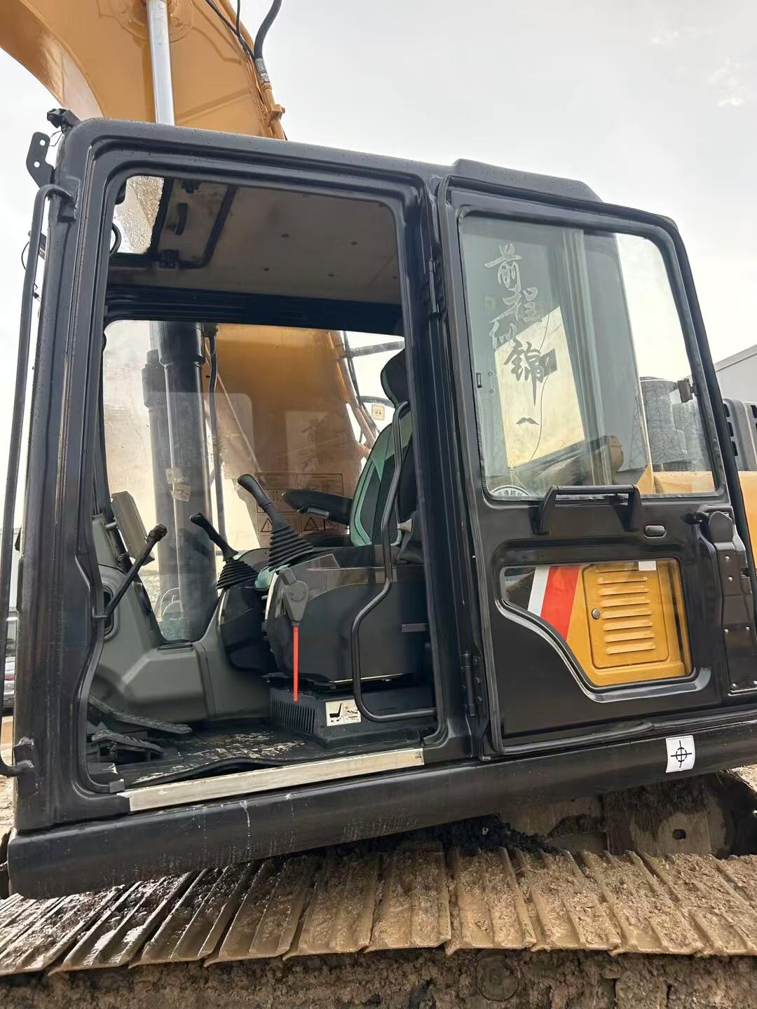 Купить Подержанный Экскаватор Sany SY205C-8 / 3 Купить Подержанный Экскаватор Sany SY205C-8 / 3
