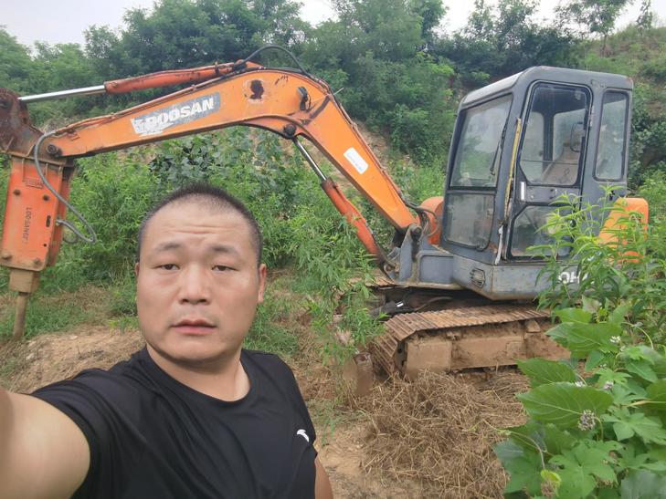 Buy Doosan DH55 Used Excavator / 1