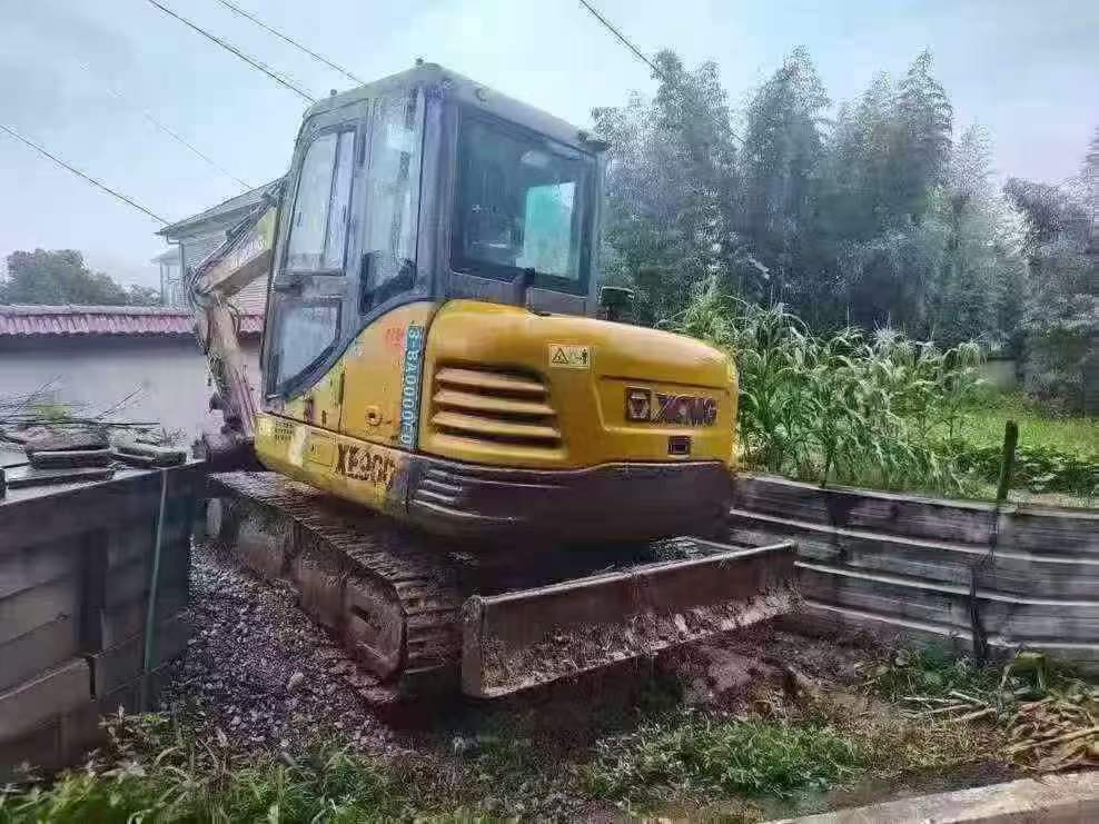 Buy XCMG XE55D Used Excavator / 1