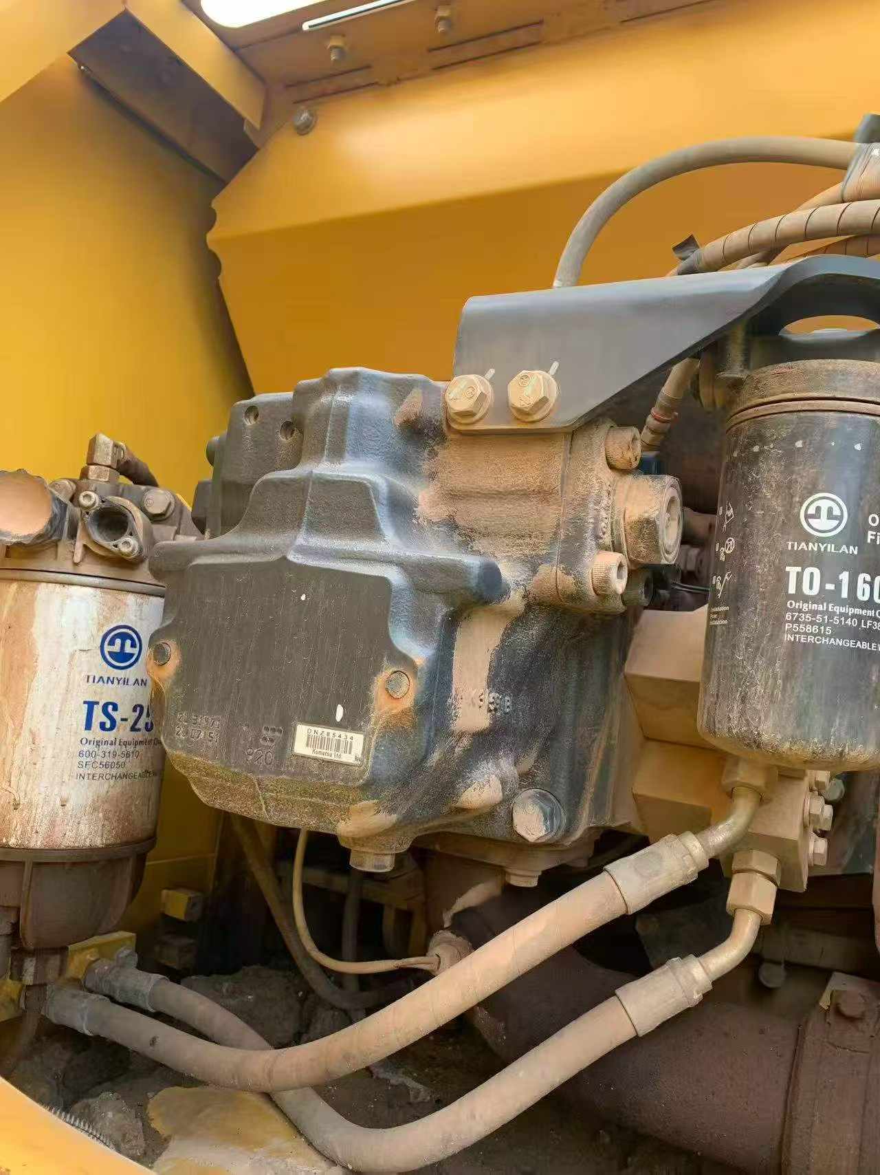 Buy Komatsu PC200-8 Used Excavator / 6