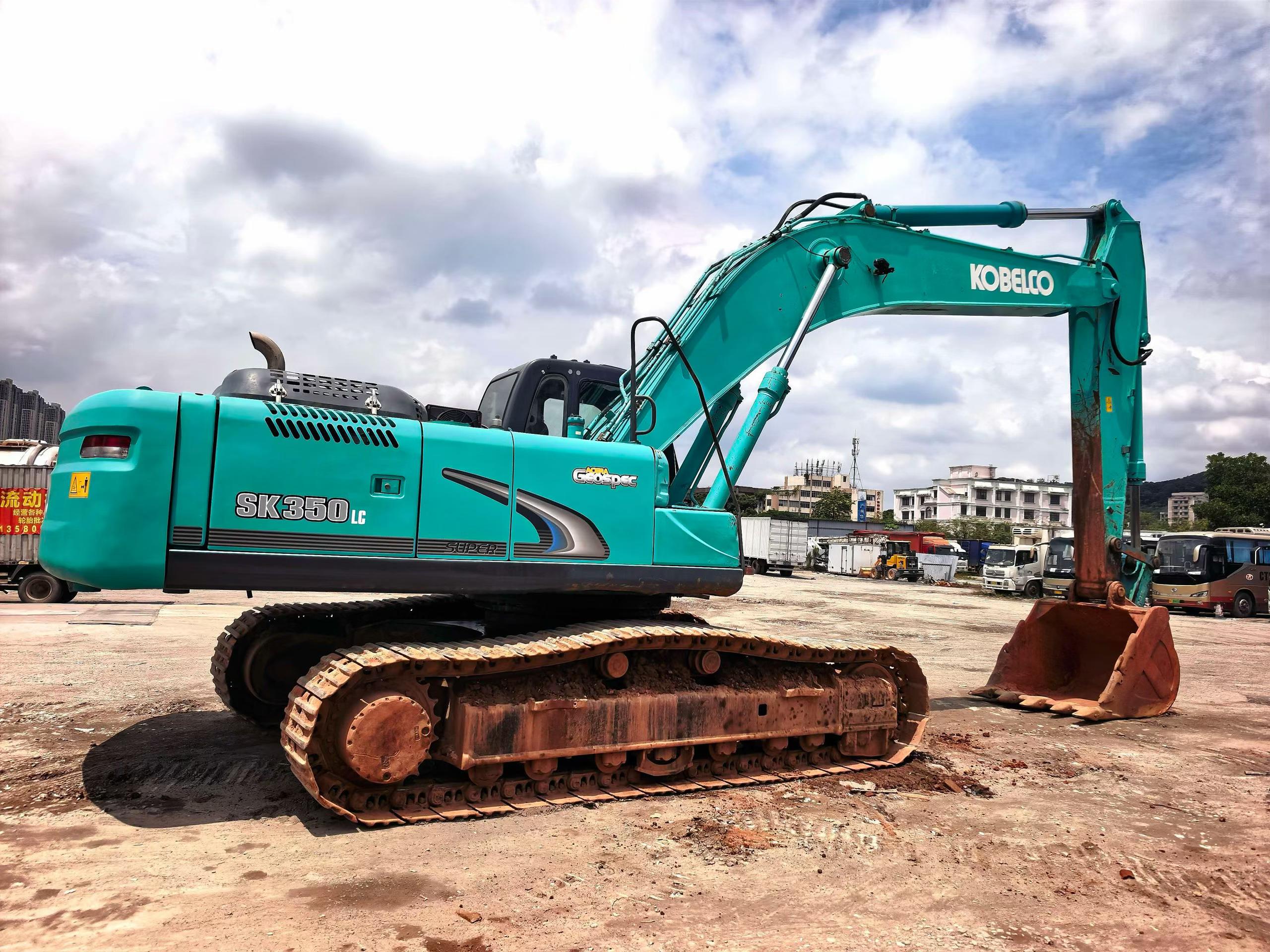 Buy Kobelco SK330 Used Excavator / 2