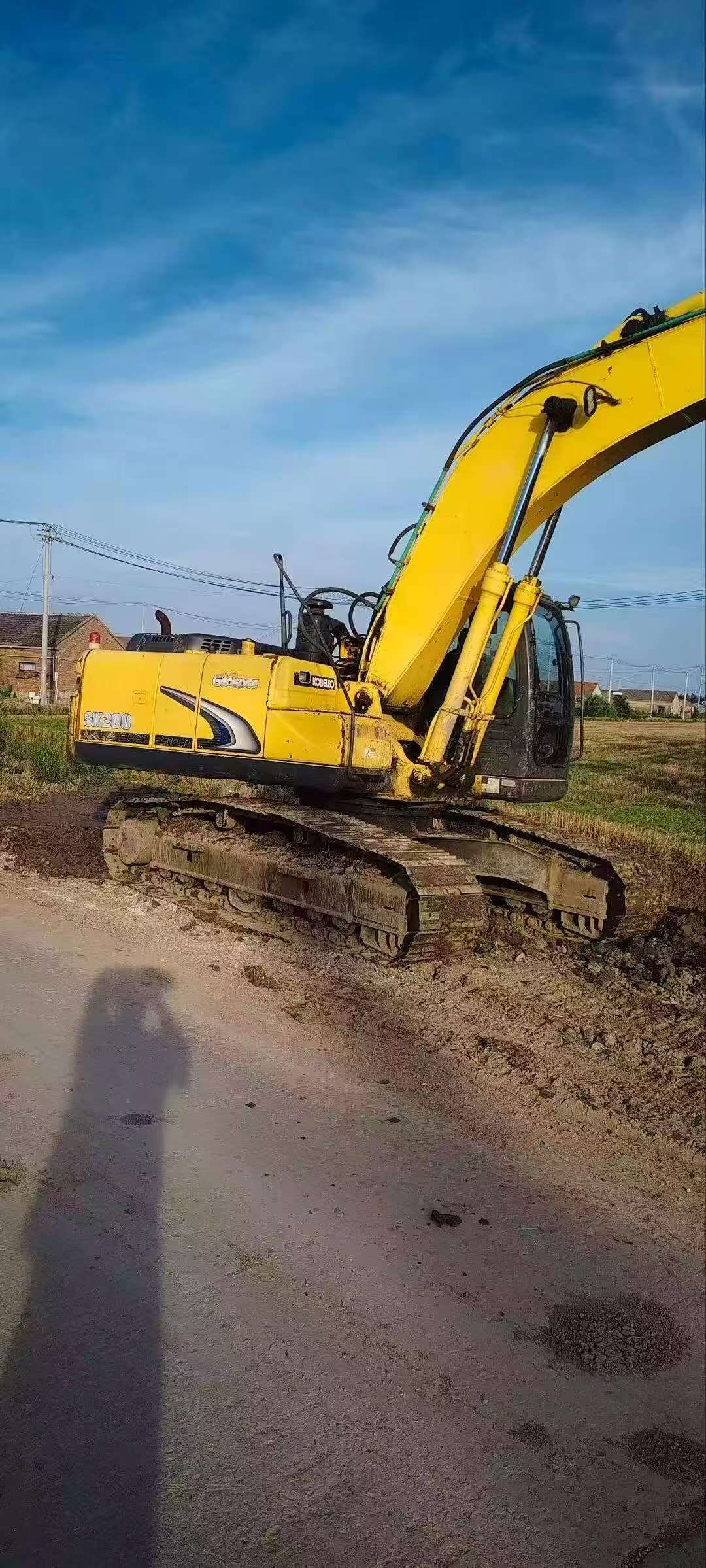 Buy Kobelco SK200 Used Excavator / 2 Buy Kobelco SK200 Used Excavator / 2