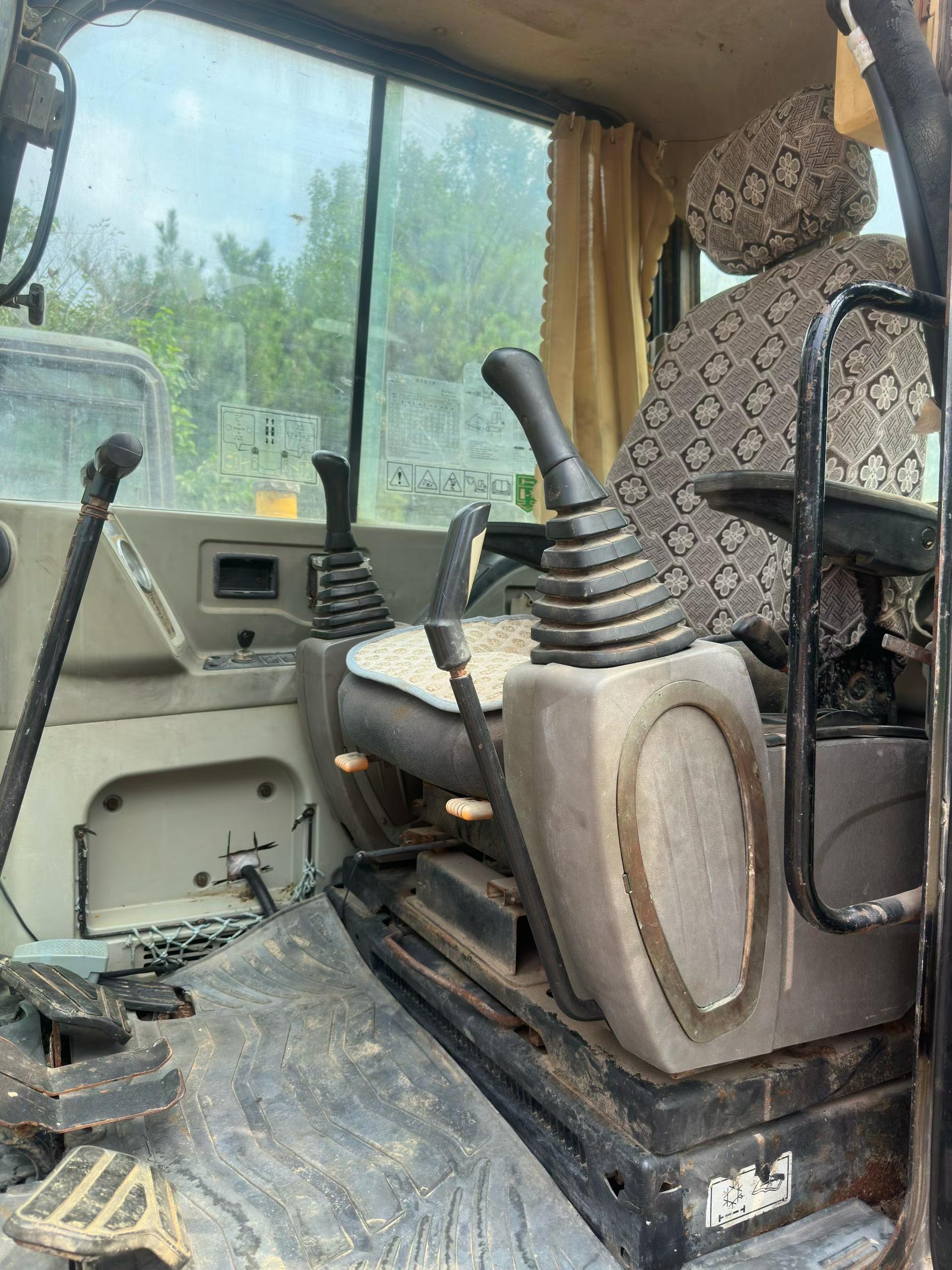 Buy Hyundai HX60 Used Excavator / 5 Buy Hyundai HX60 Used Excavator / 5
