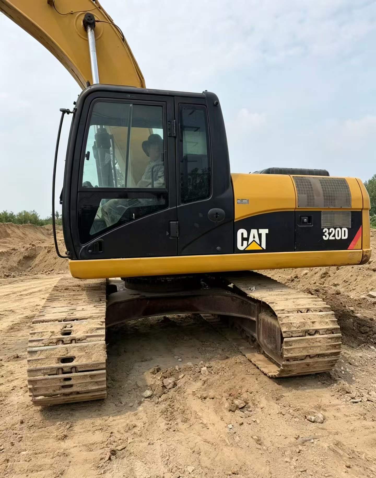 Buy Caterpillar 320D Used Excavator / 5 Buy Caterpillar 320D Used Excavator / 5