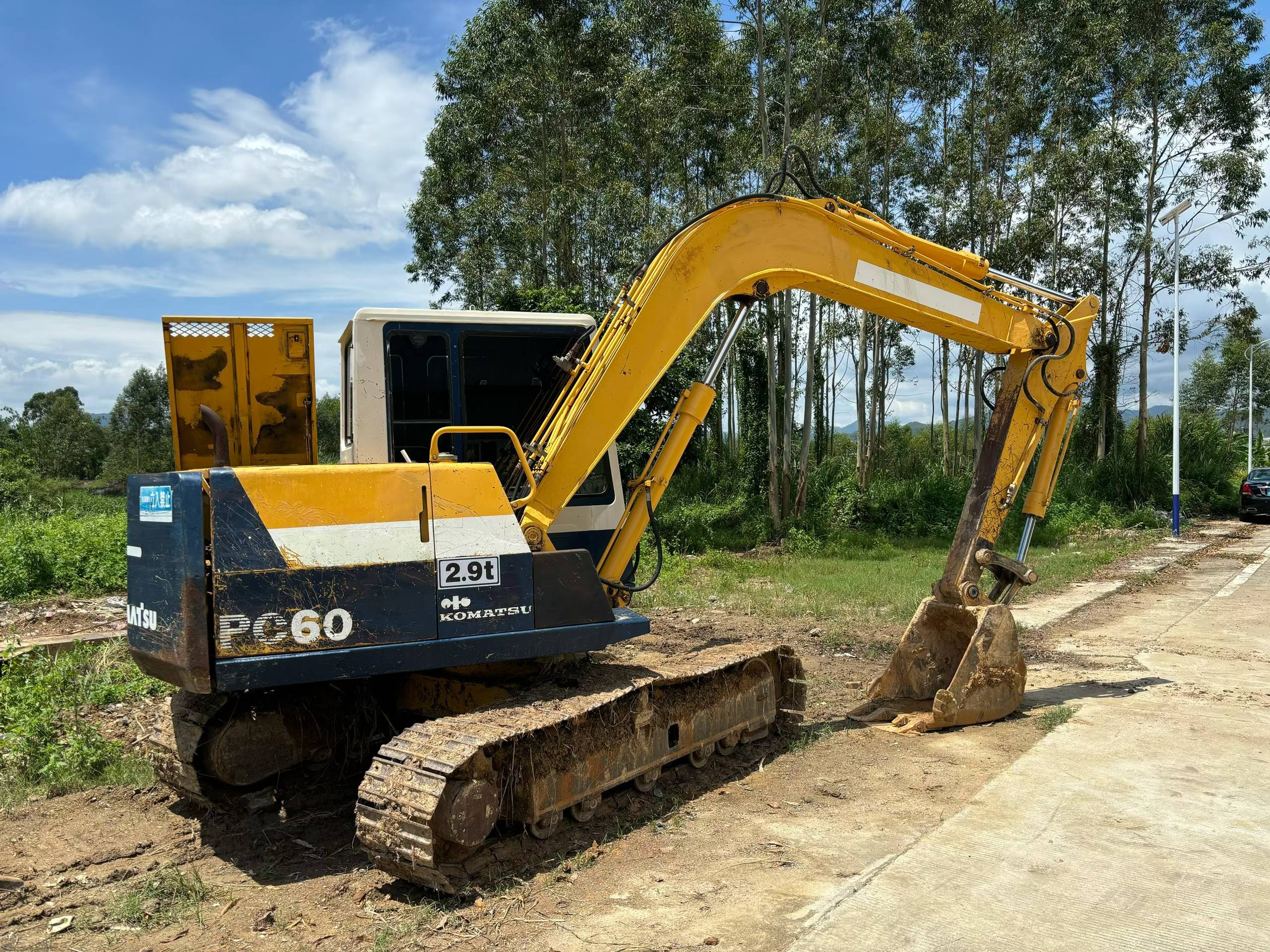 Buy Komatsu PC60-6 Used Excavator / 4 Buy Komatsu PC60-6 Used Excavator / 4