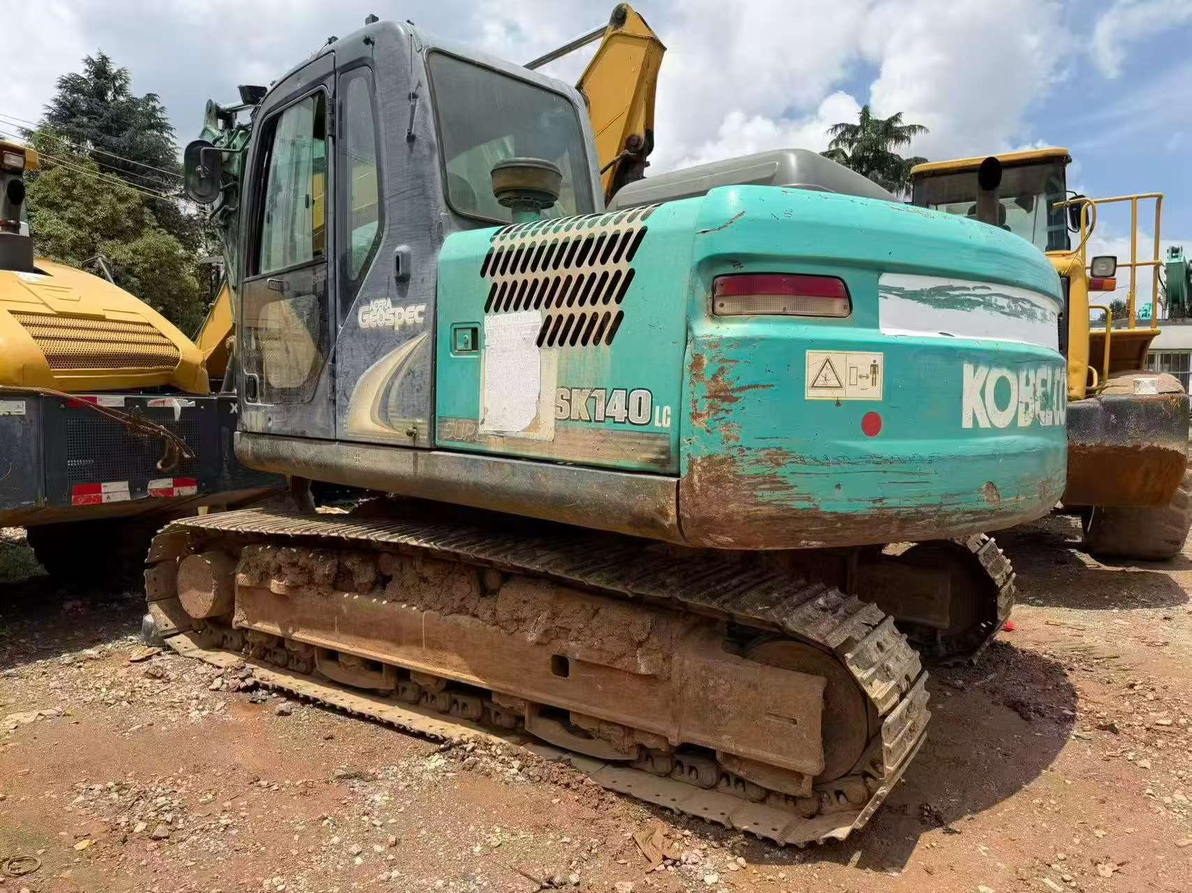 Buy Kobelco SK140 Used Excavator / 3 Buy Kobelco SK140 Used Excavator / 3