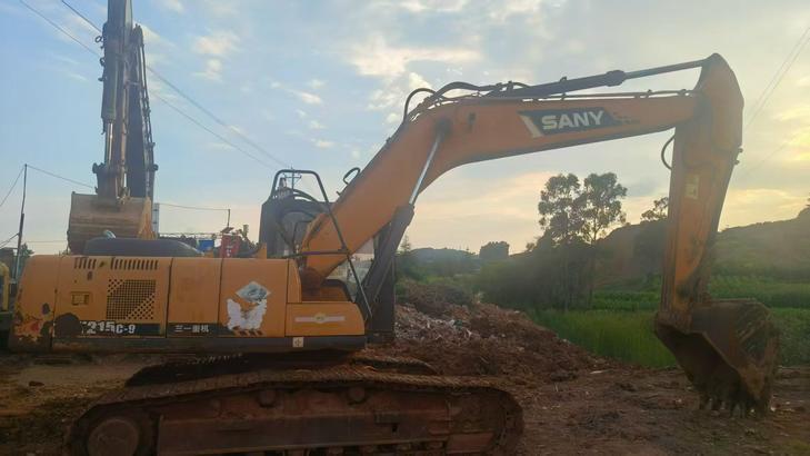 Buy Sany SY215C-8 Used Excavator / 1