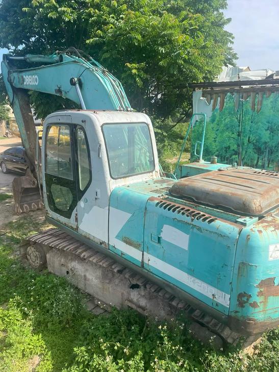 Buy Kobelco SK200-6E Used Excavator / 1