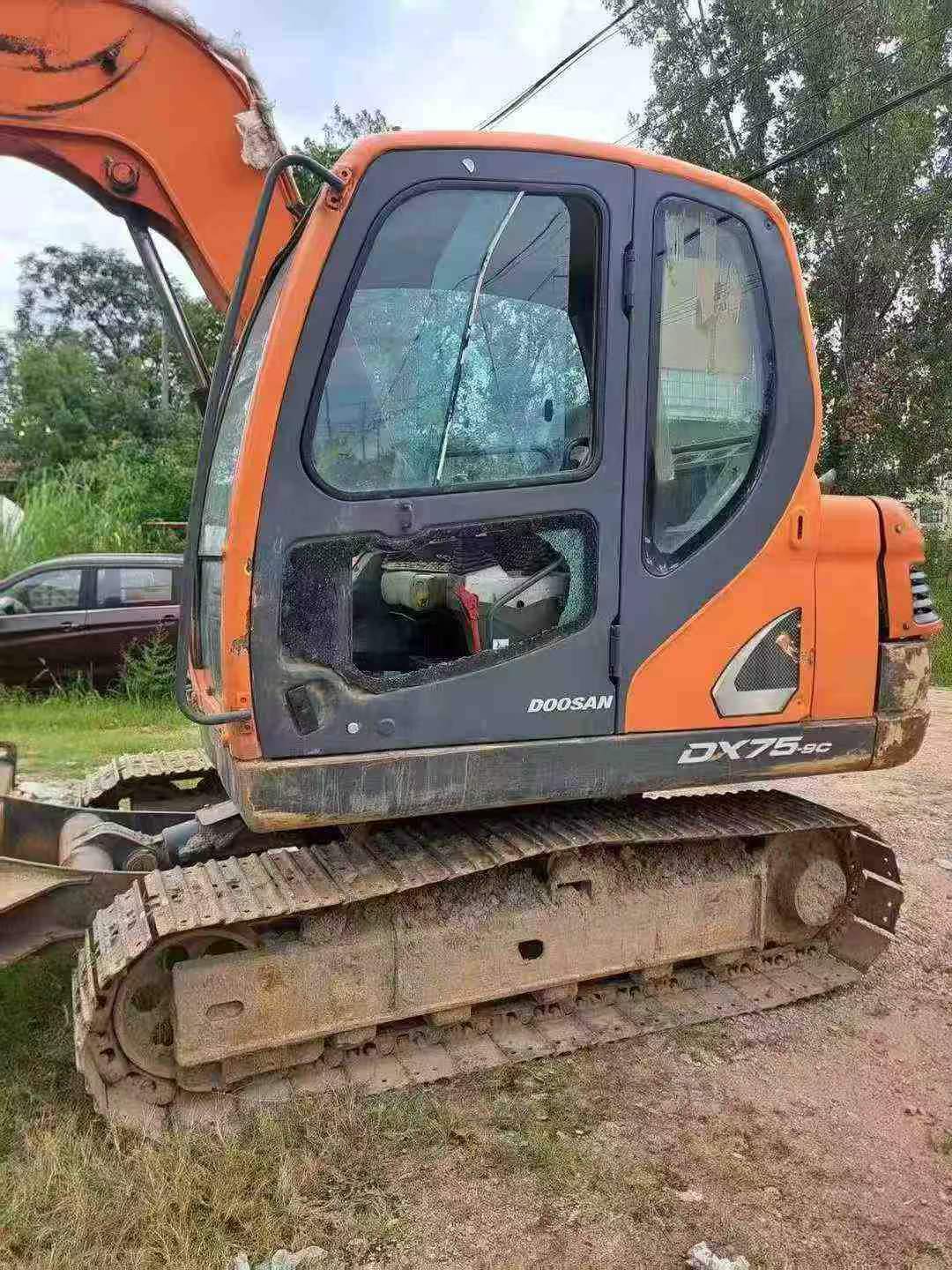 Buy Doosan DX75 Used Excavator / 3 Buy Doosan DX75 Used Excavator / 3