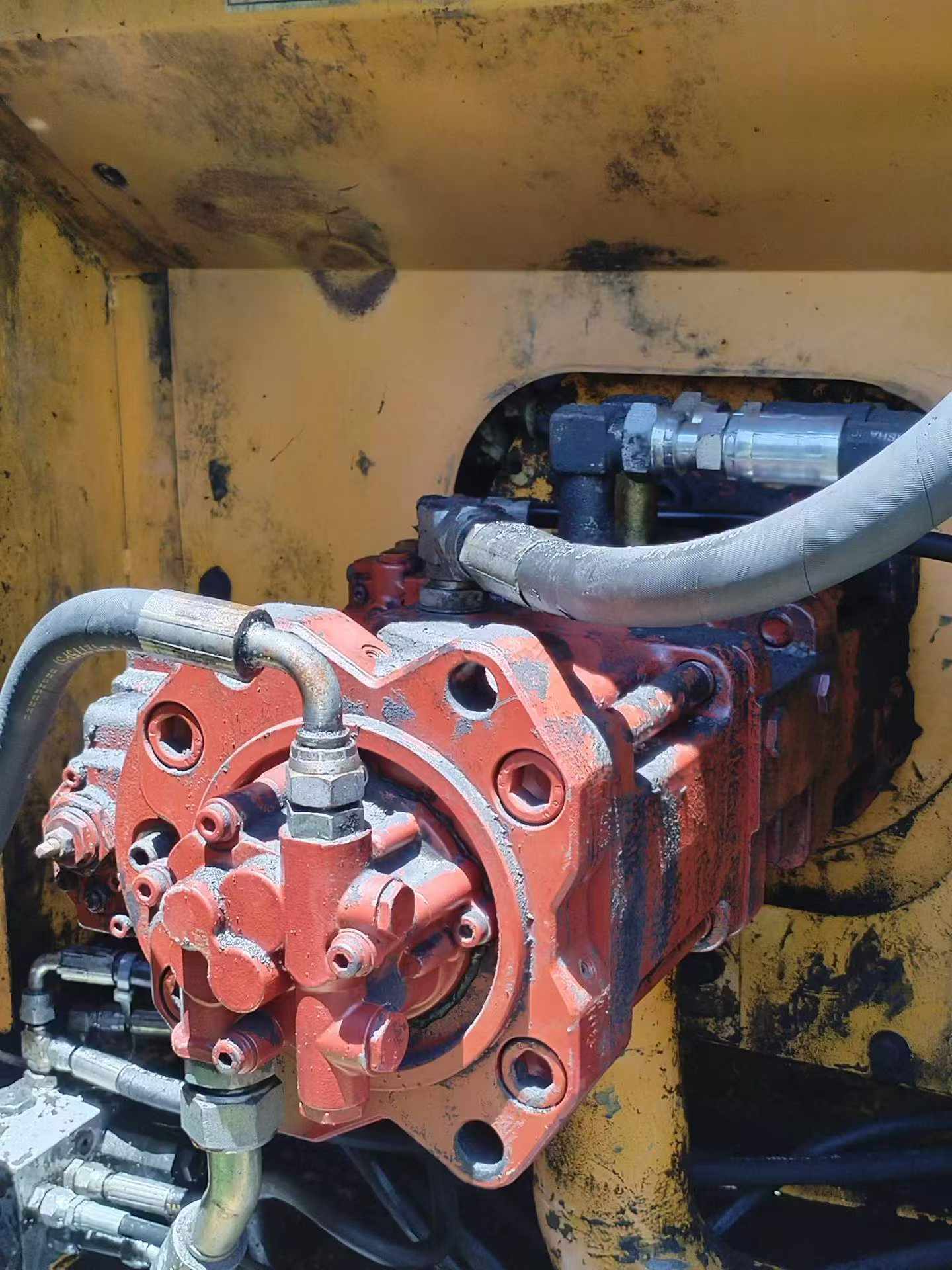 Buy Hyundai R215-7 Used Excavator / 3 Buy Hyundai R215-7 Used Excavator / 3