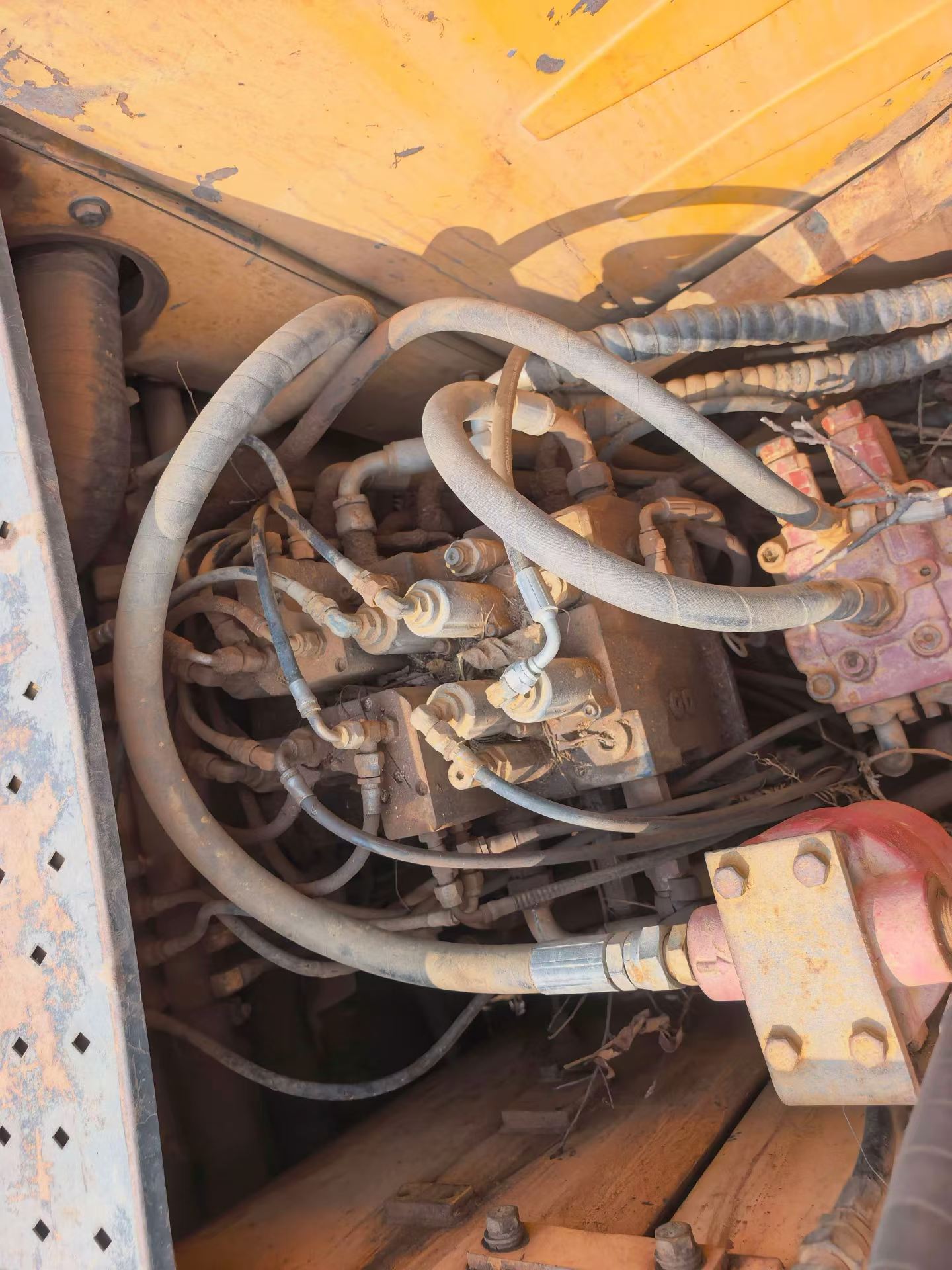 Buy Hyundai R150-7 Used Excavator / 2 Buy Hyundai R150-7 Used Excavator / 2