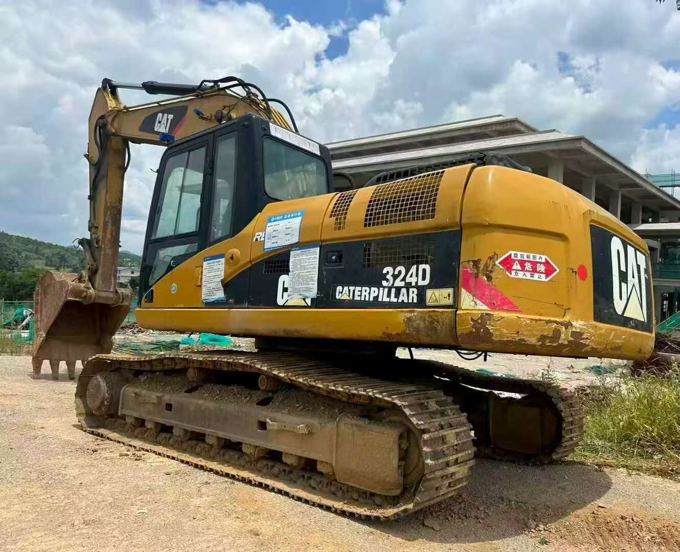 Buy Caterpillar 324D Used Excavator / 2 Buy Caterpillar 324D Used Excavator / 2