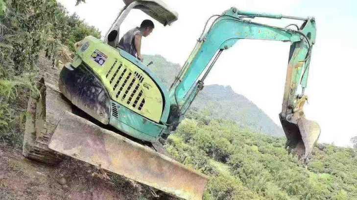 Buy Yanmar Vio35-2 Used Excavator / 1