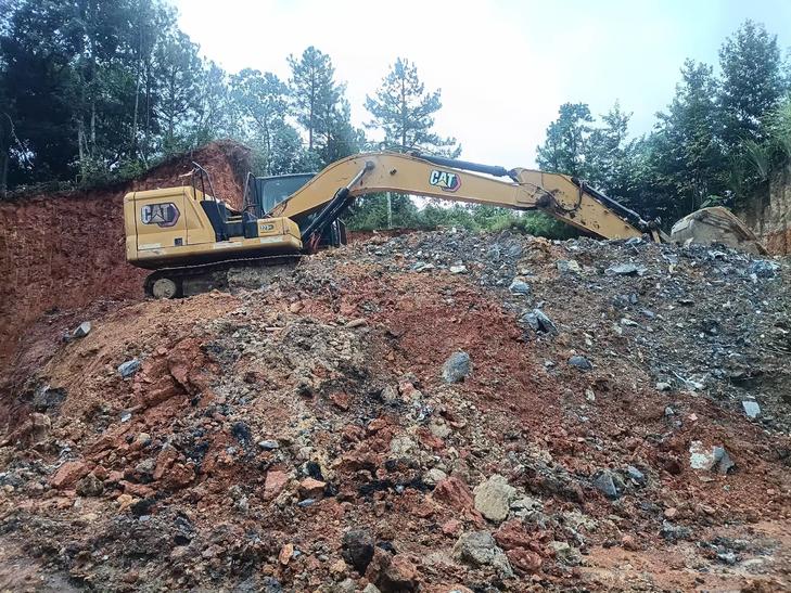 Buy Caterpillar 323 Used Excavator / 1