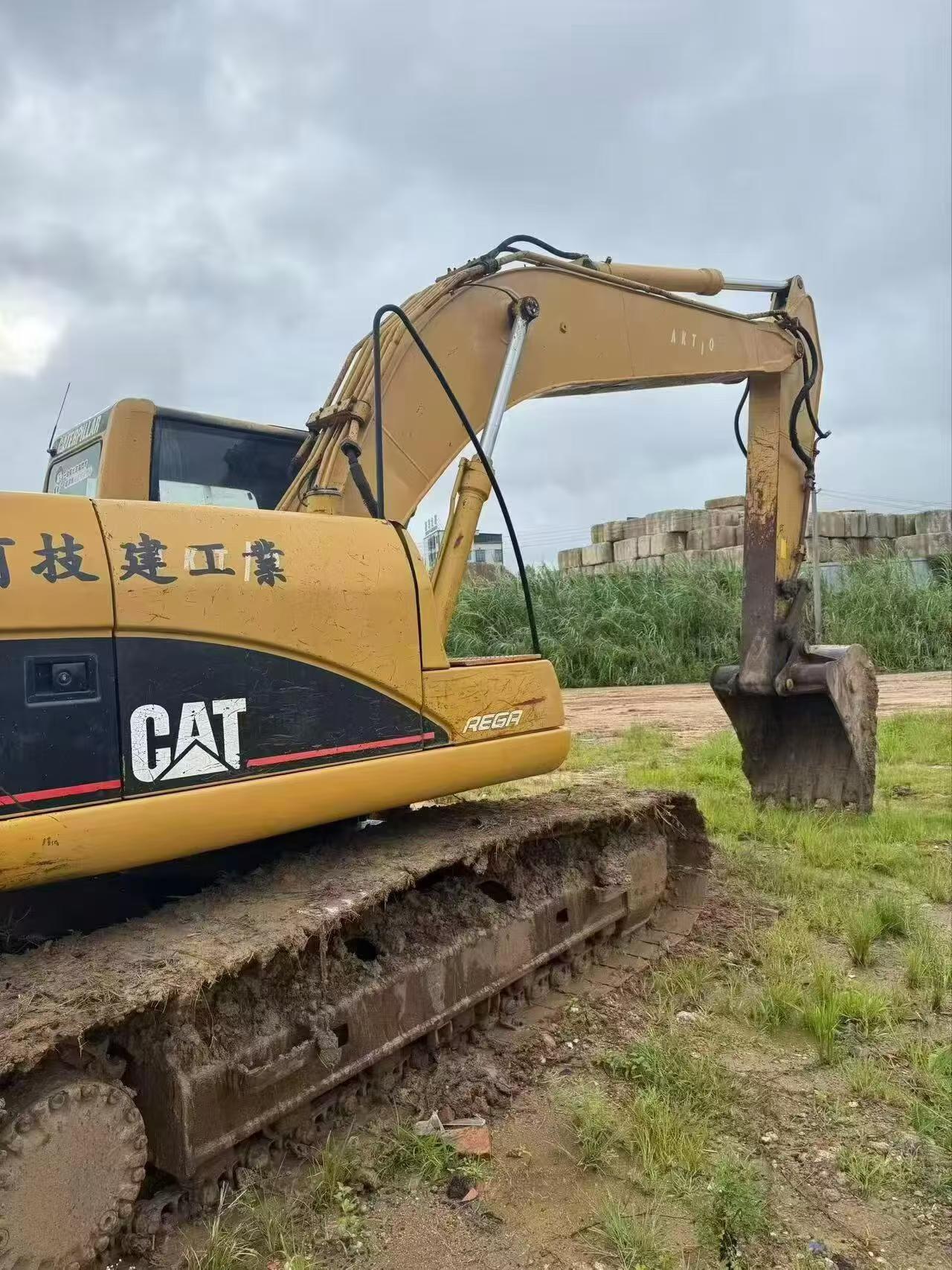 Buy Caterpillar 320C Used Excavator / 3 Buy Caterpillar 320C Used Excavator / 3